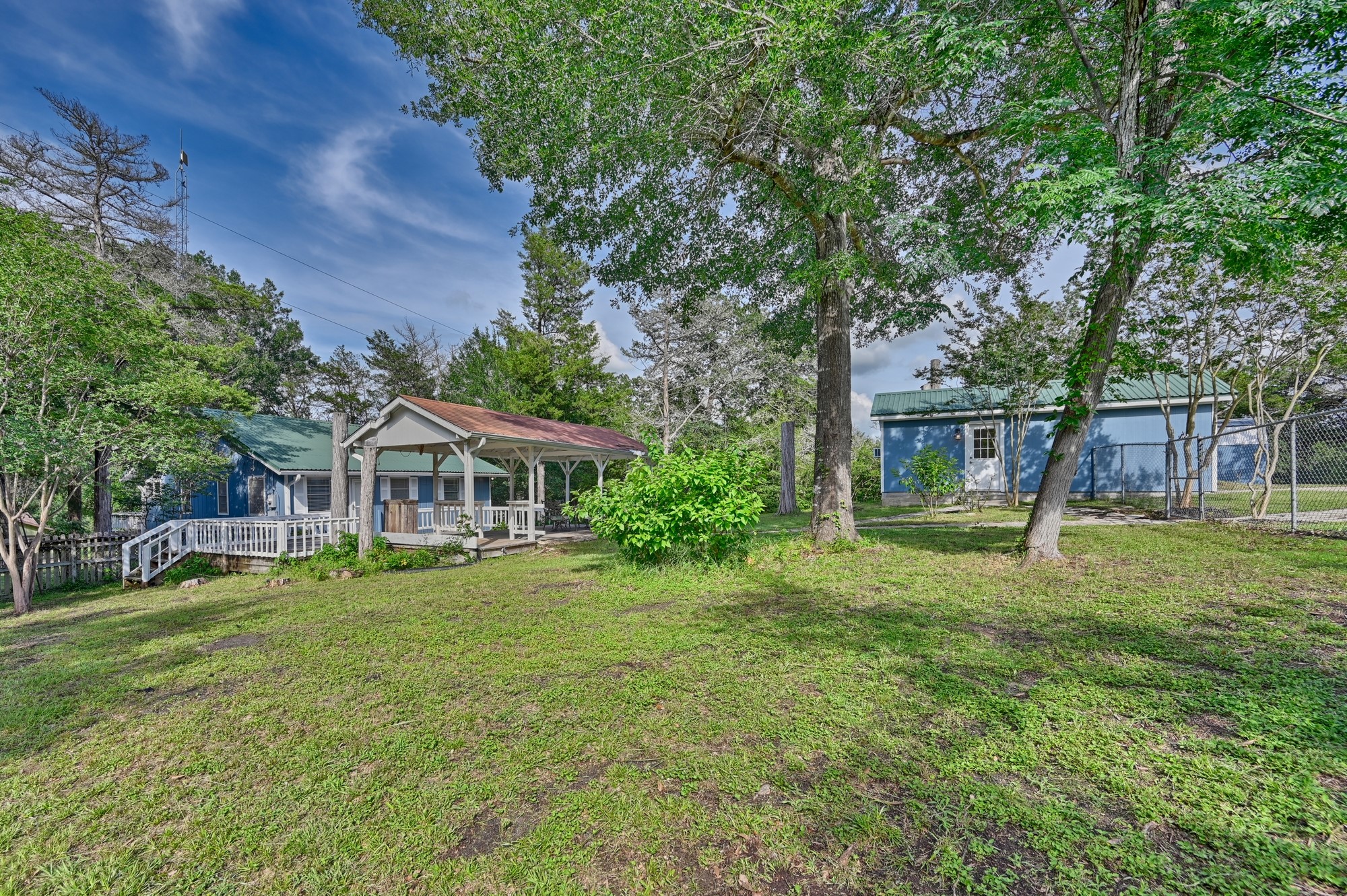 9481 Lake Forest Circle Property Photo 1
