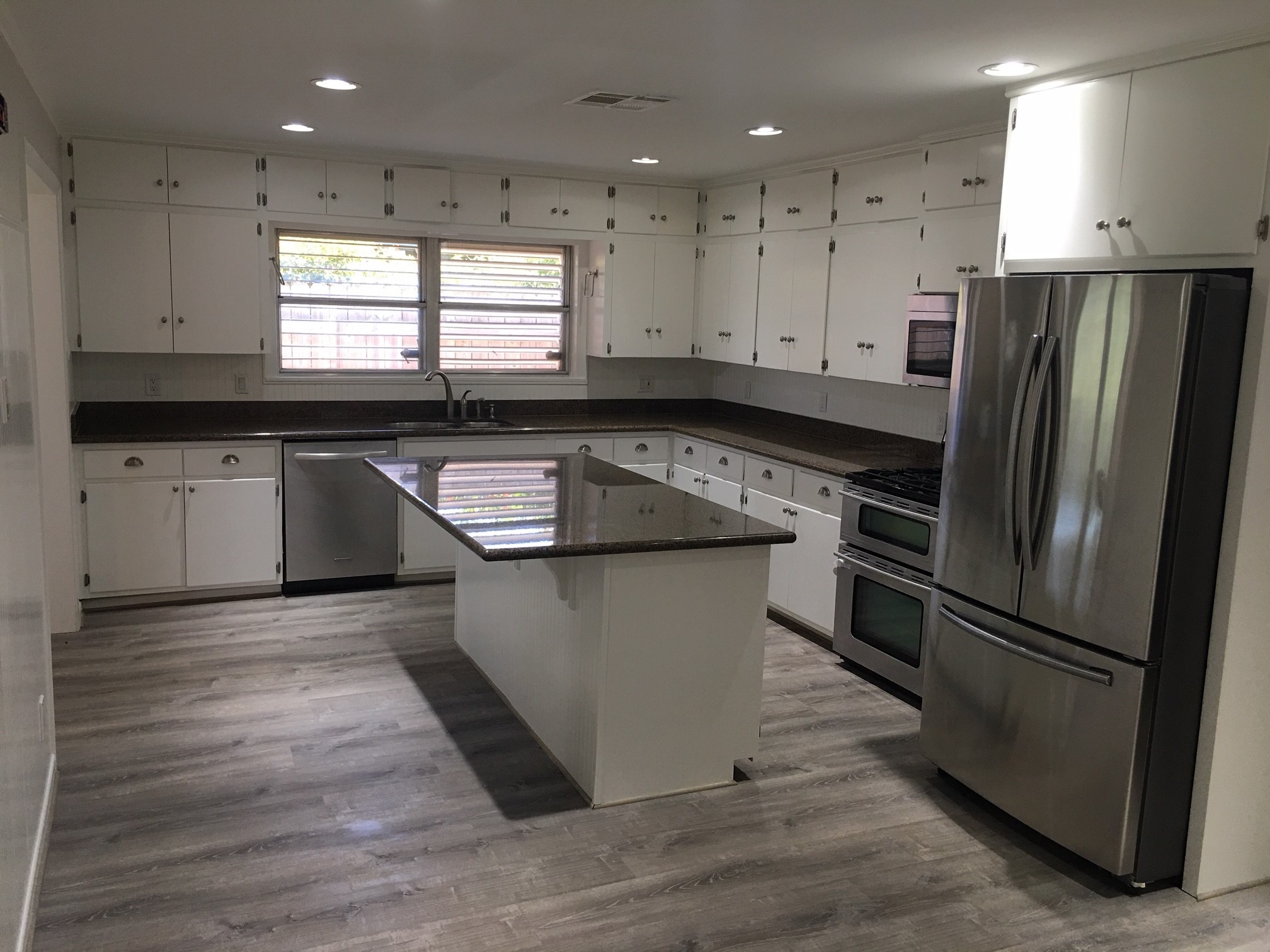 1221 Marine Drive Property Photo 4