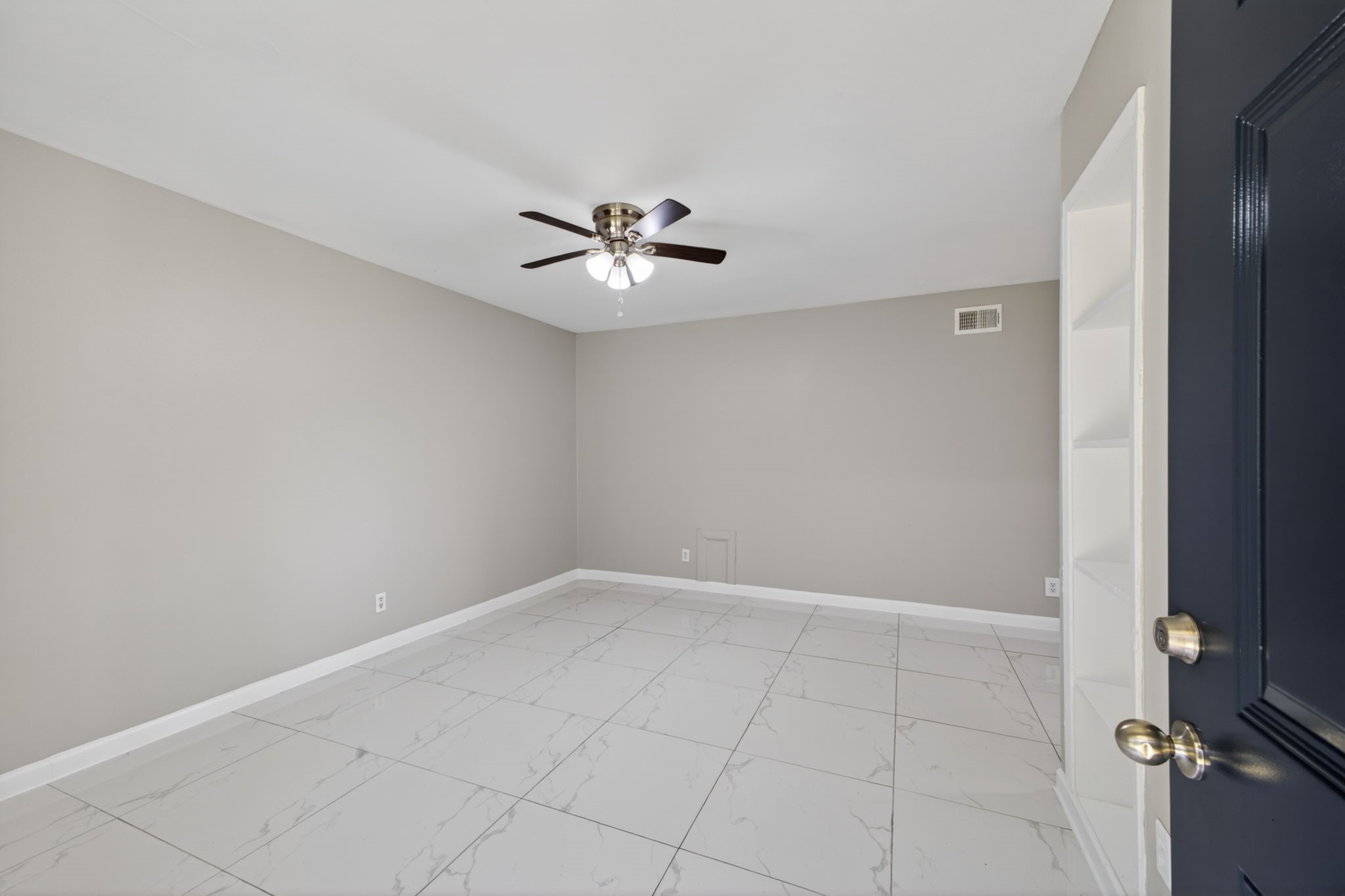 10600 S Post Oak Road 101 Property Photo 6