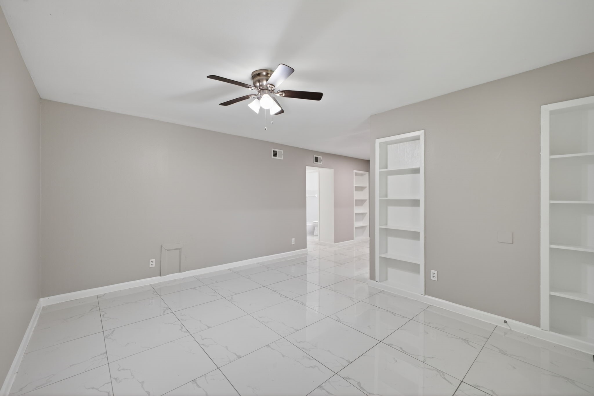 10600 S Post Oak Road 101 Property Photo 7