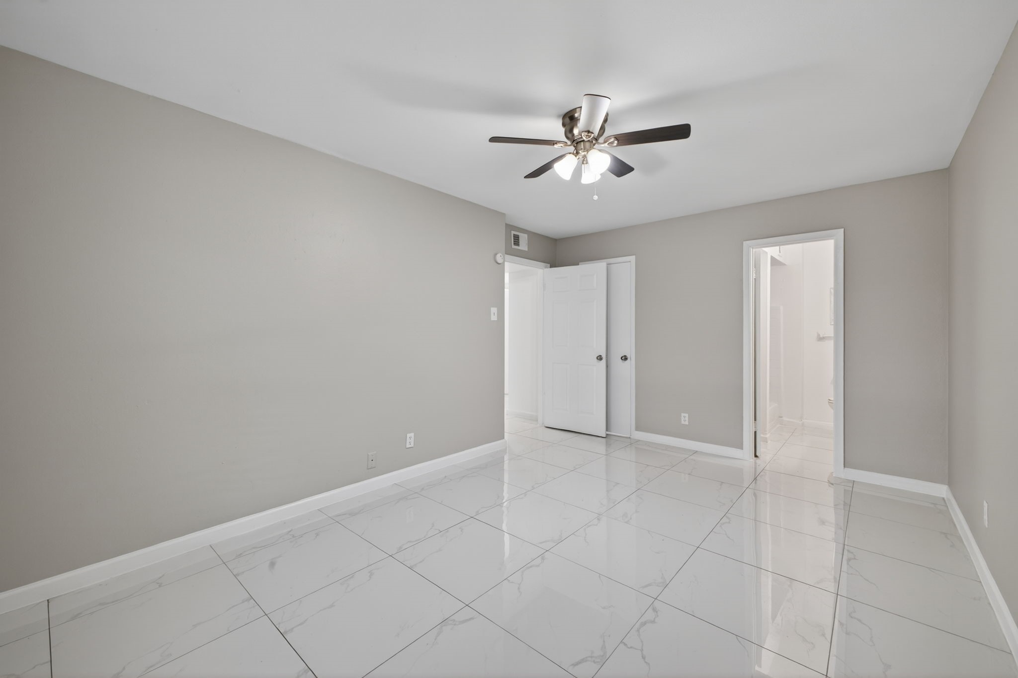 10600 S Post Oak Road 101 Property Photo 14