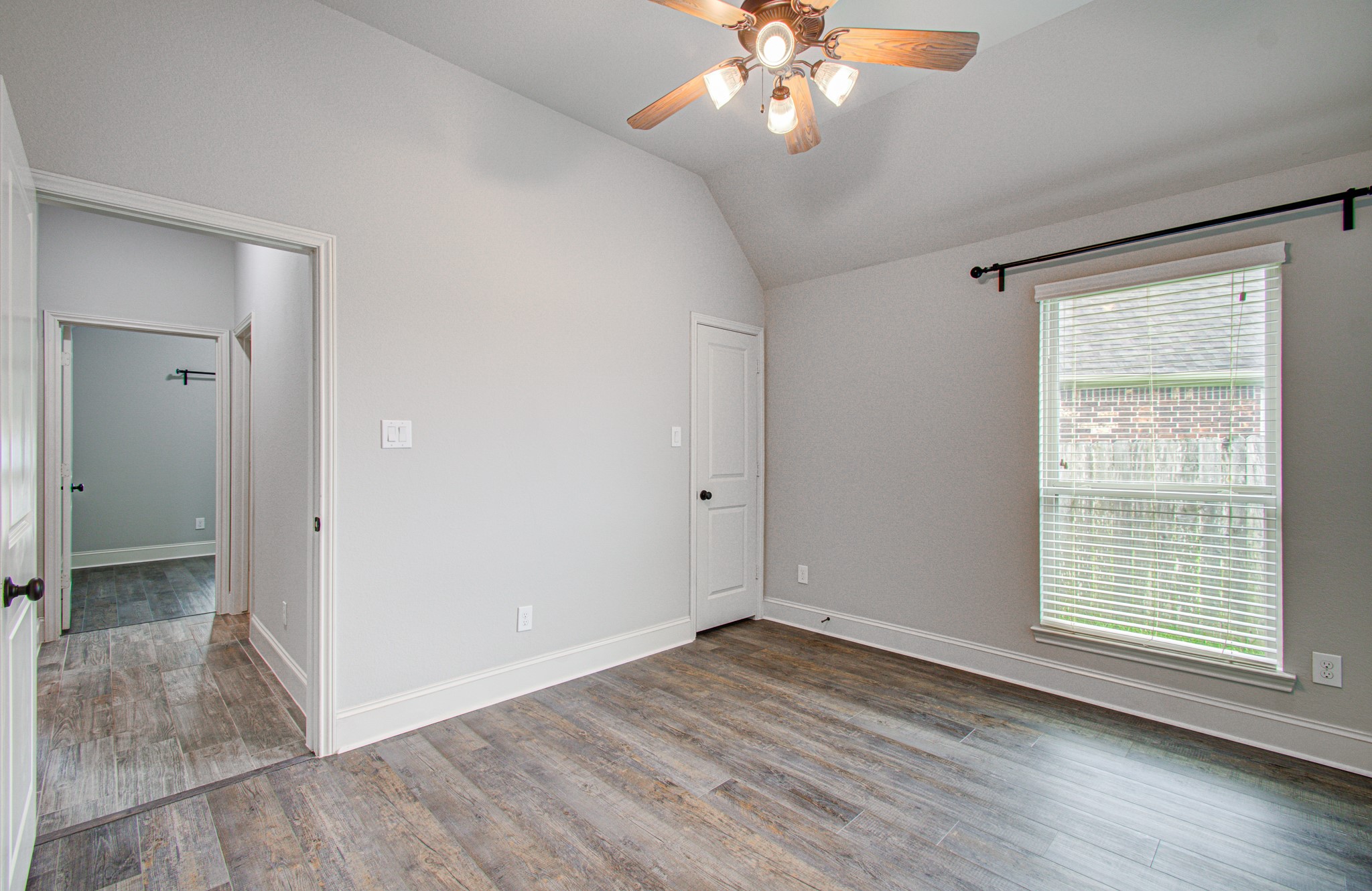 13937 Naples Park Court Property Photo 33