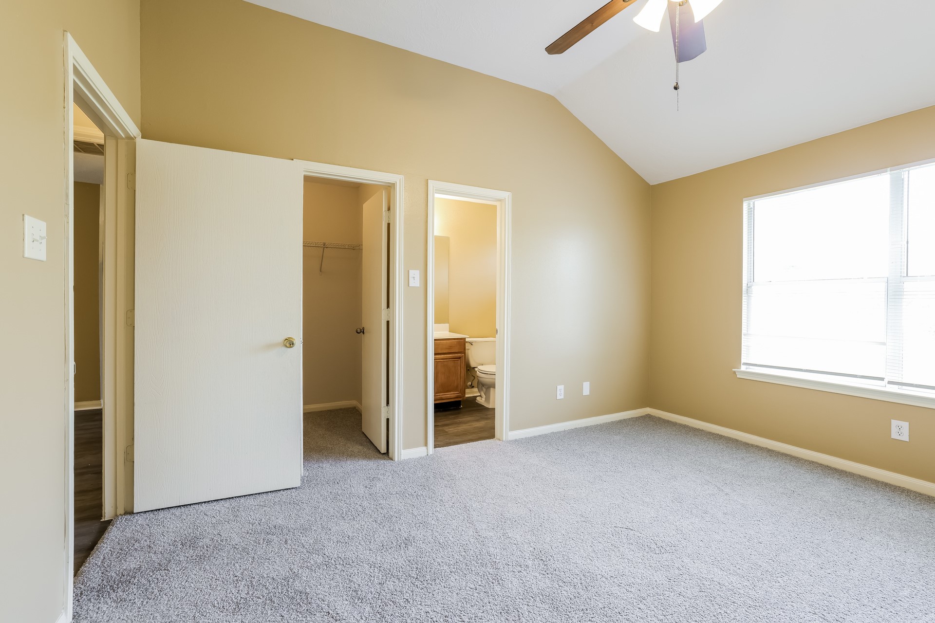 16039 Imperial Forest Lane Property Photo 4