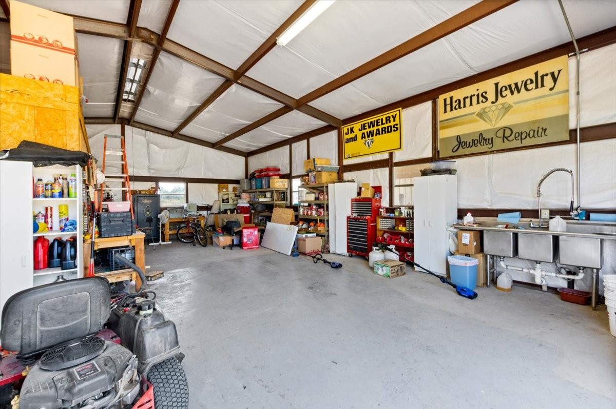 6760 E Us Highway 190 Property Photo 34