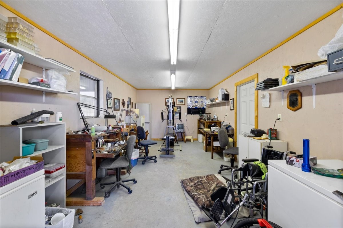 6760 E Us Highway 190 Property Photo 35