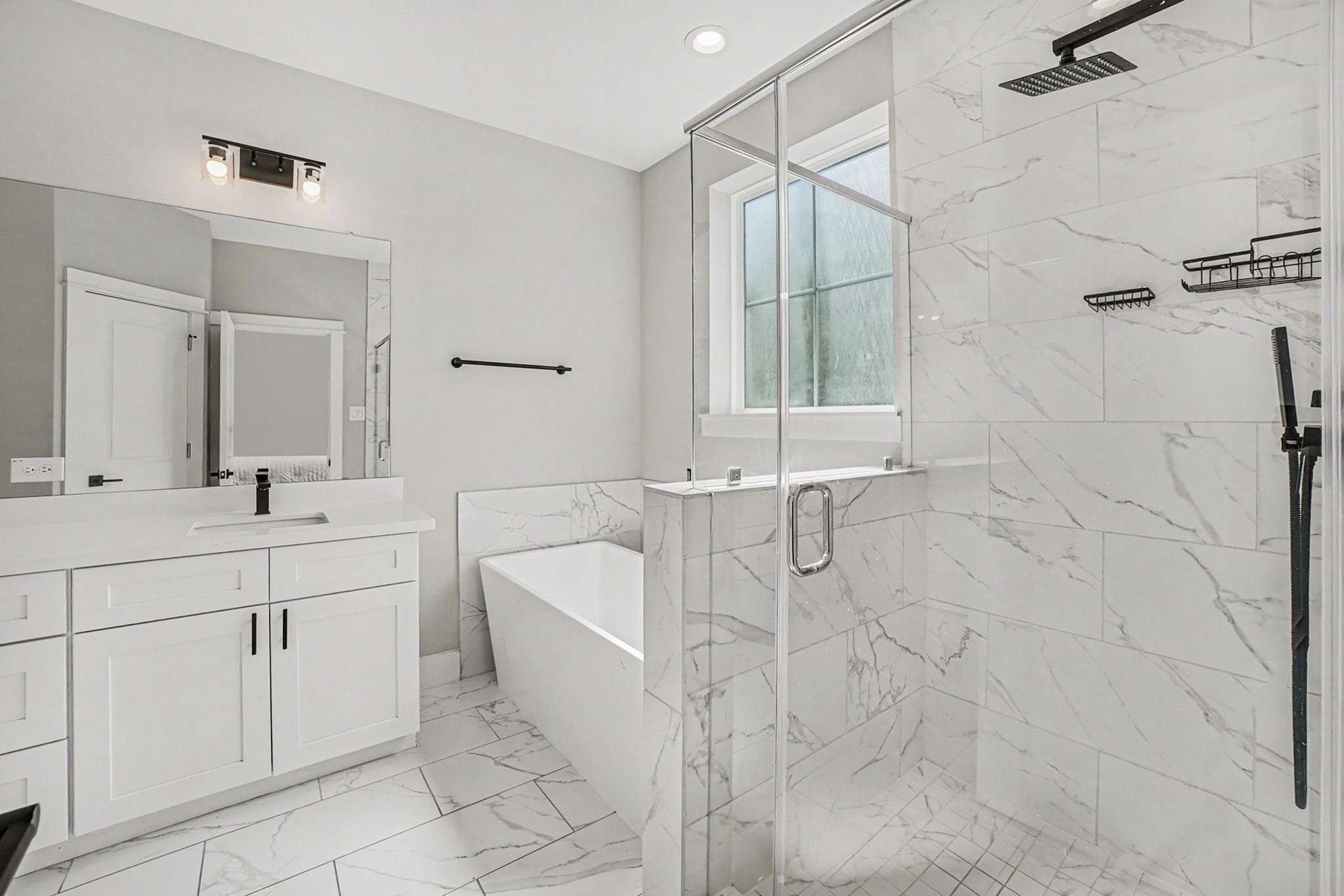 825 Woodcrest Drive Property Photo 14