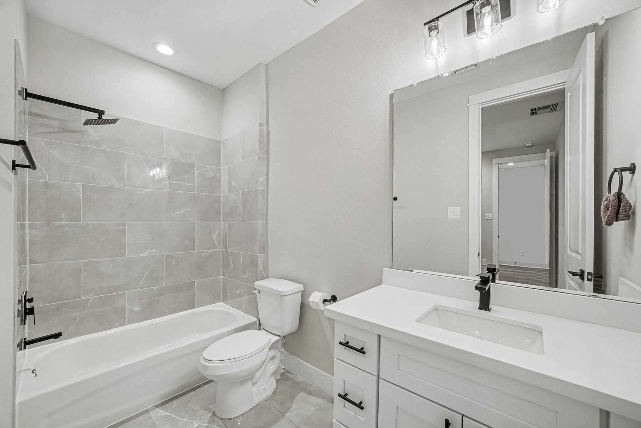 825 Woodcrest Drive Property Photo 20