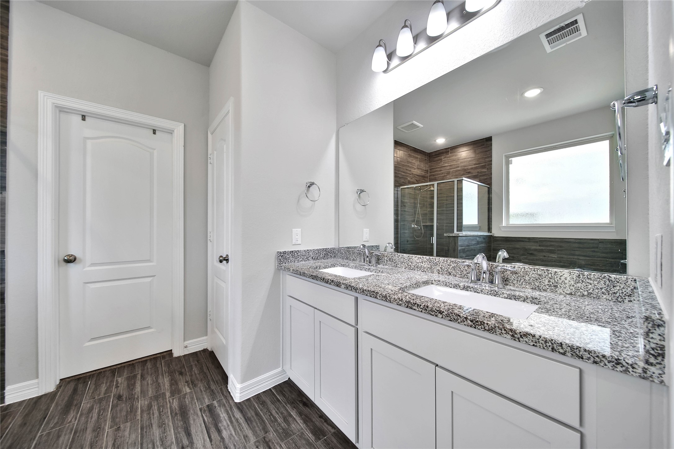 331 Silver Carp Trail Property Photo 21