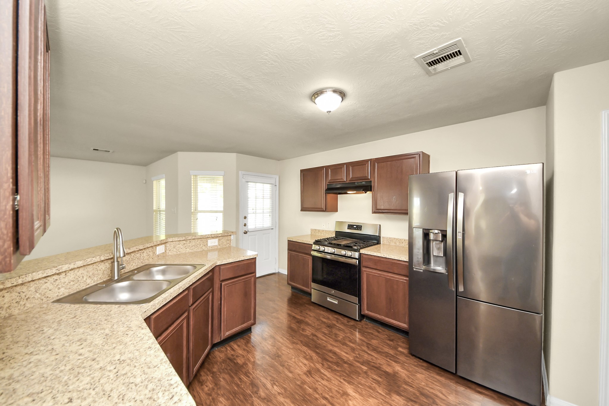 11418 El Diamante Drive Property Photo 8