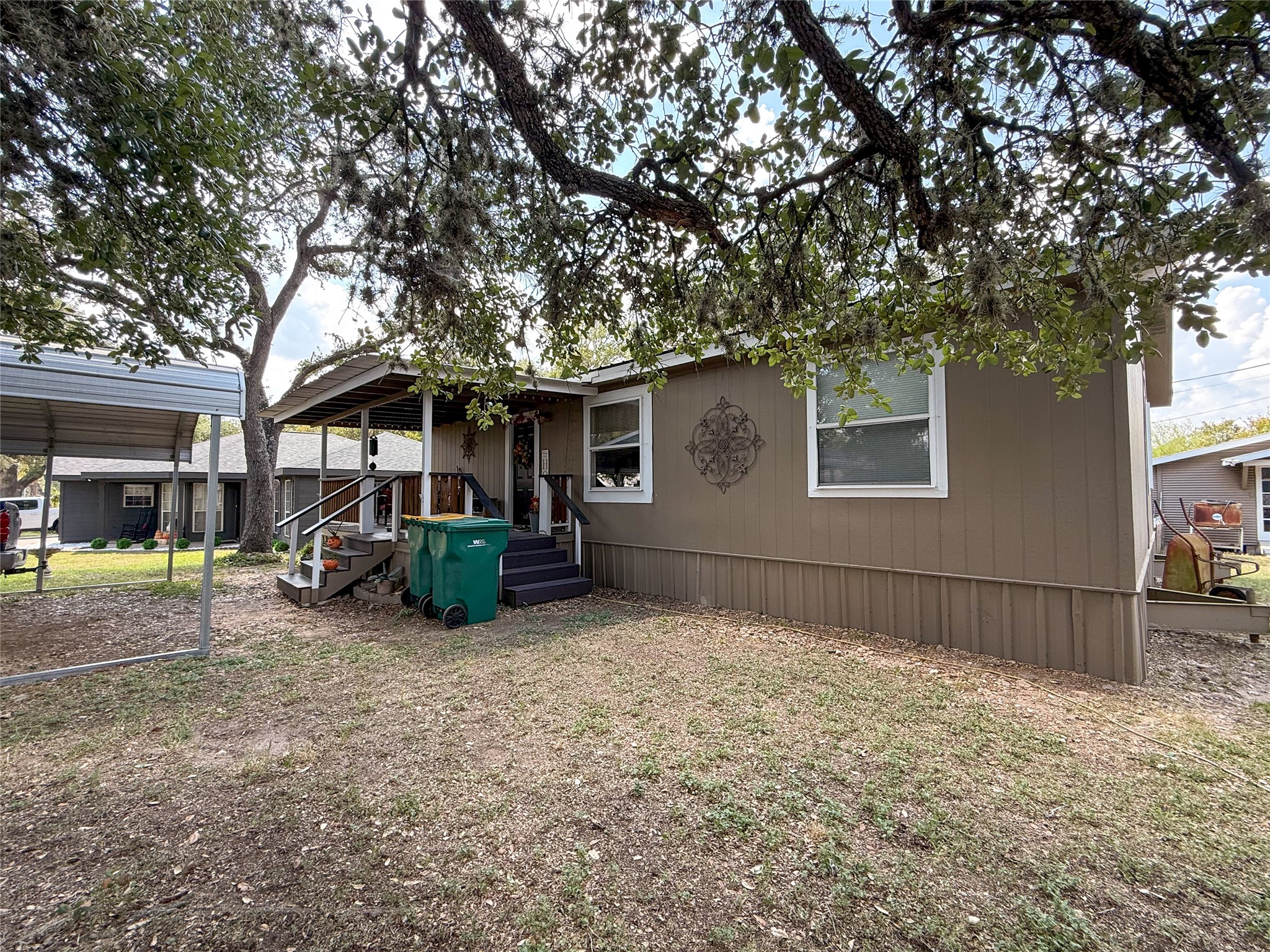1055 N Franklin Street Property Photo 5