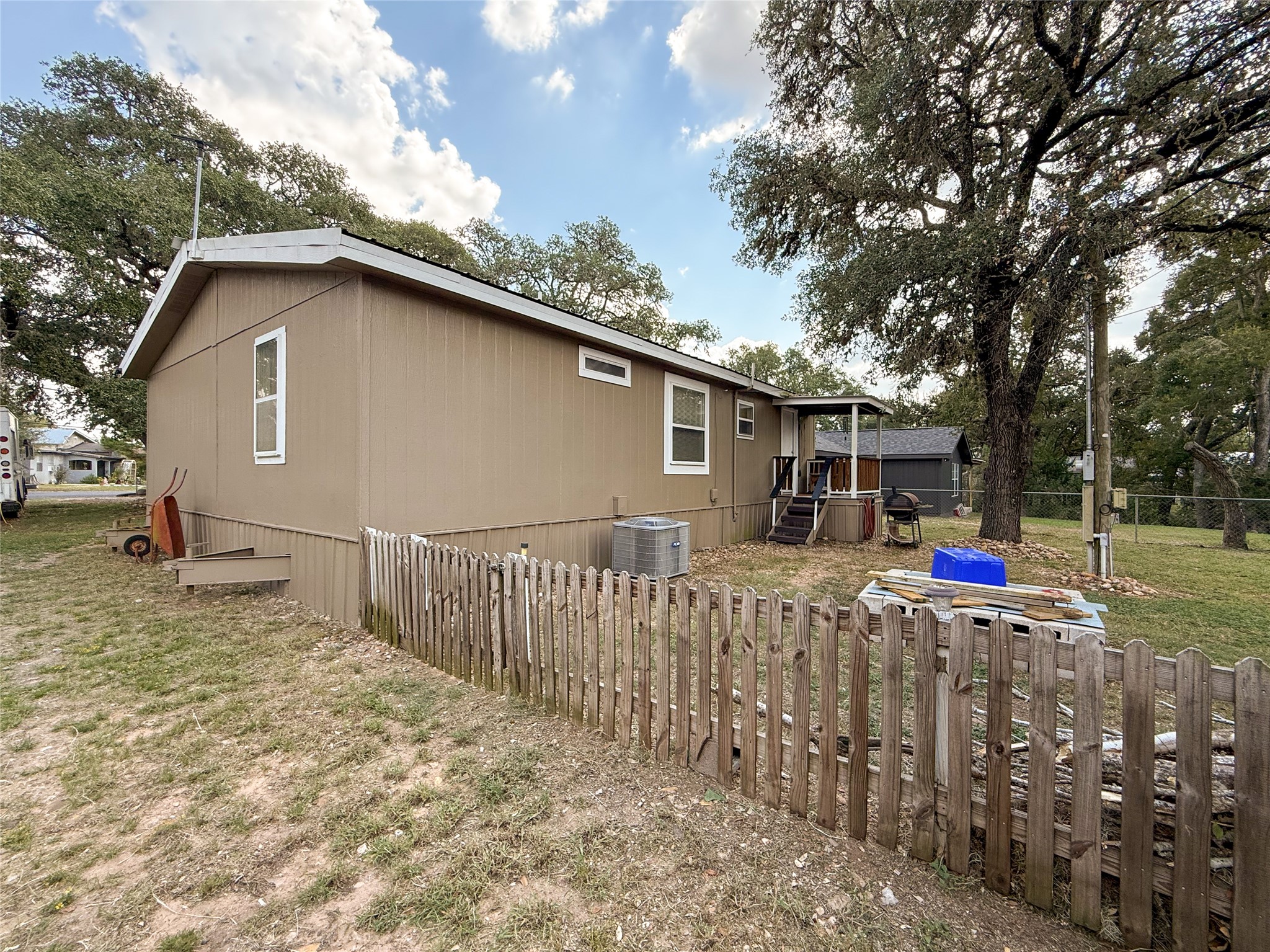 1055 N Franklin Street Property Photo 8