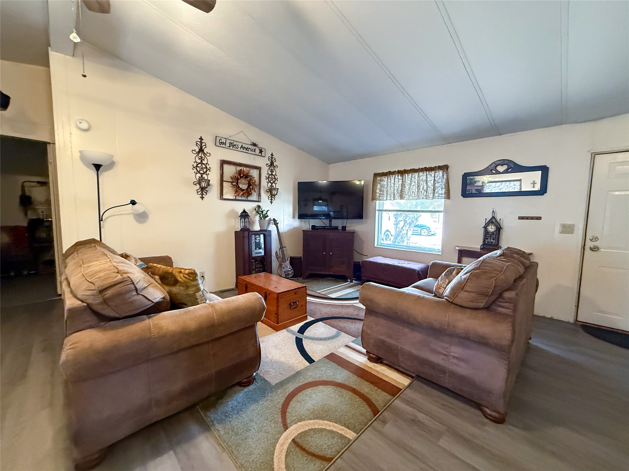 1055 N Franklin Street Property Photo 12