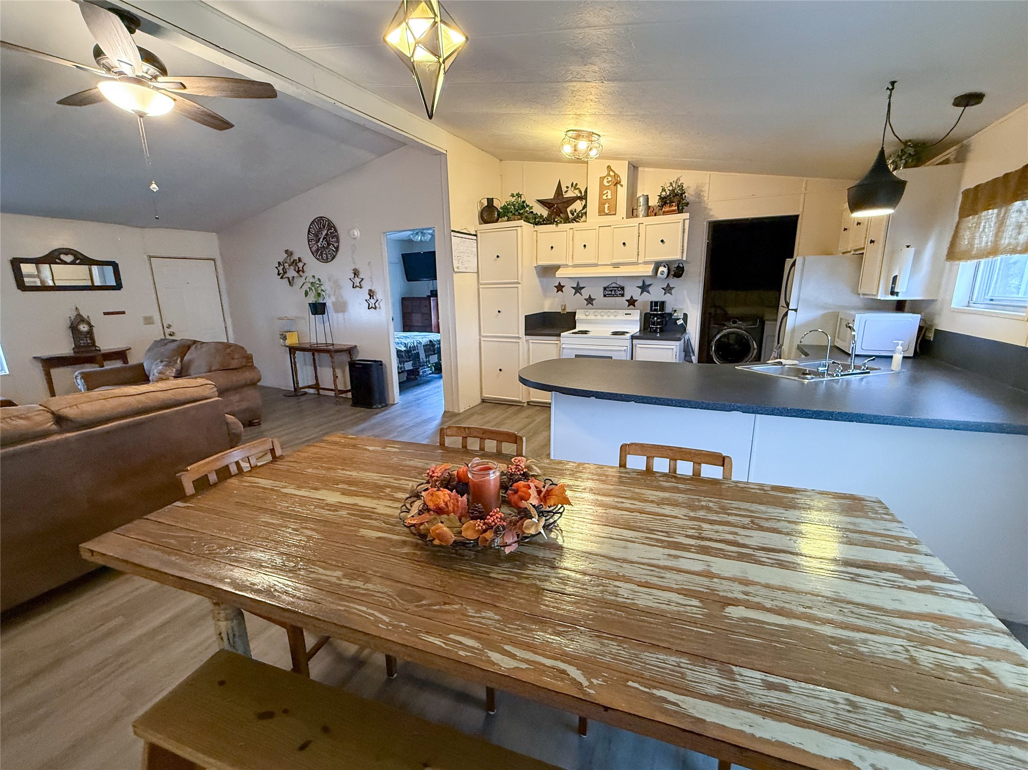 1055 N Franklin Street Property Photo 15