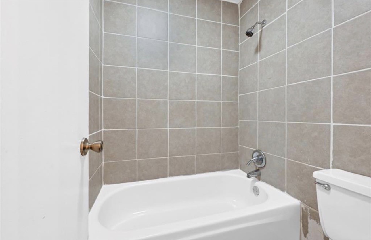 6161 Reims Road 200 Property Photo 5