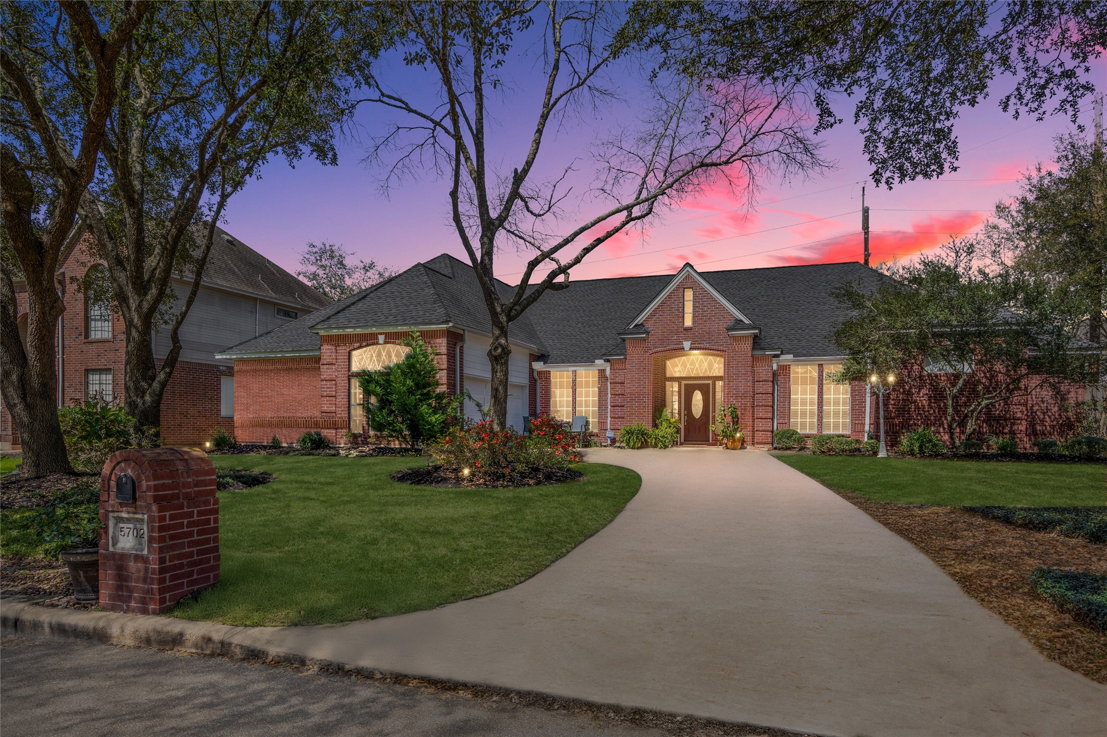 5702 Summerfield Lane Property Photo