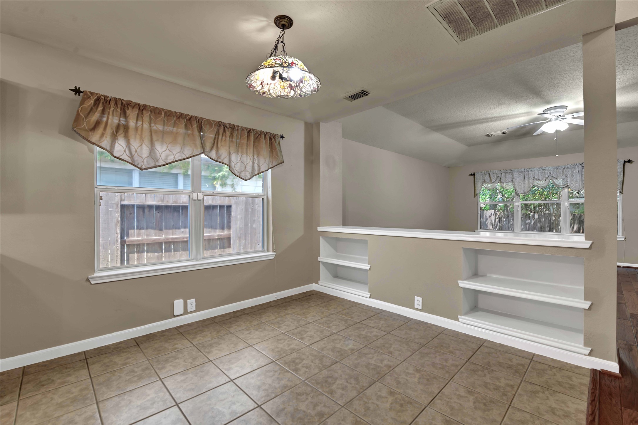 2706 Woodspring Forest Drive Property Photo 5