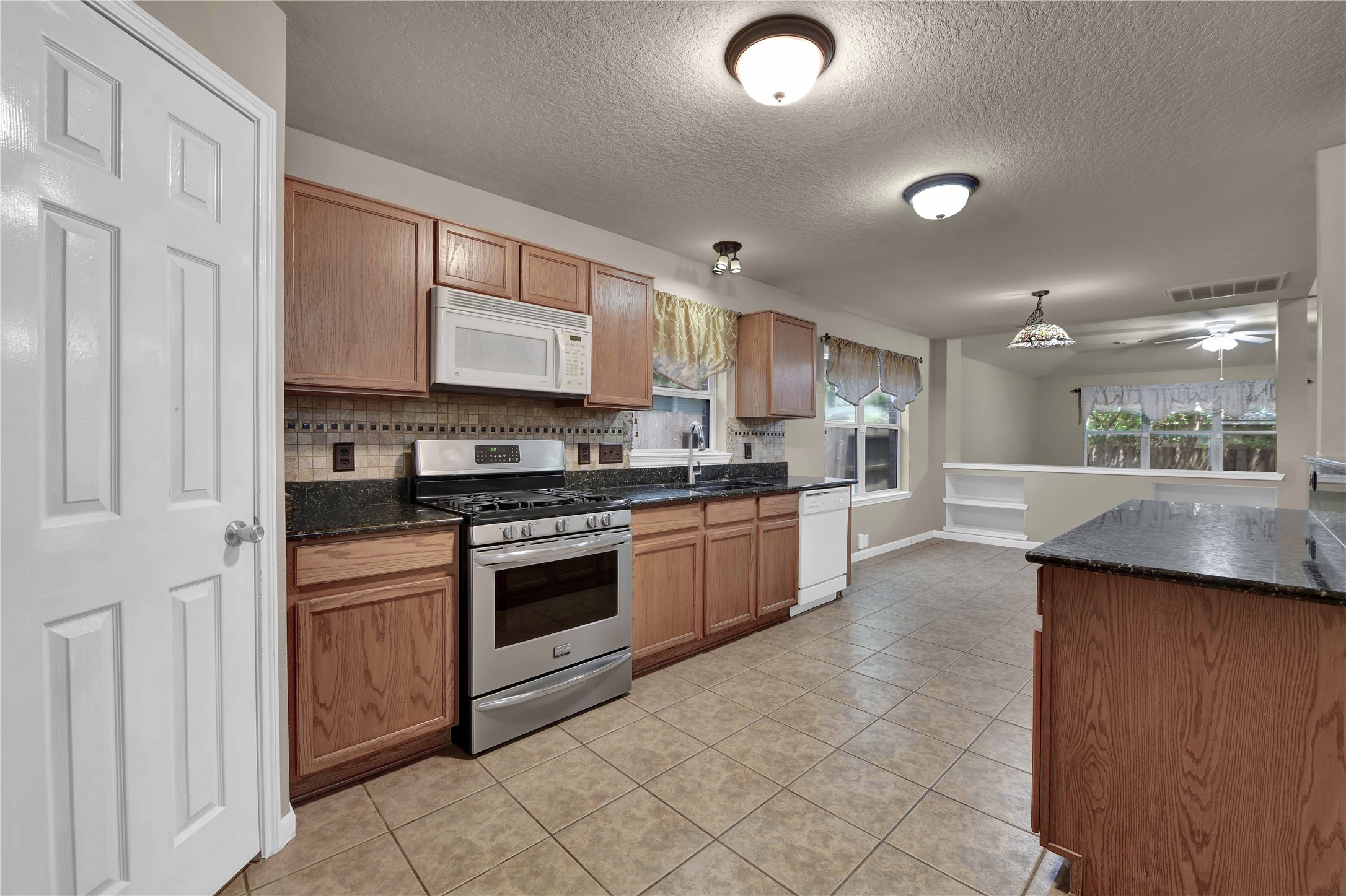 2706 Woodspring Forest Drive Property Photo 7