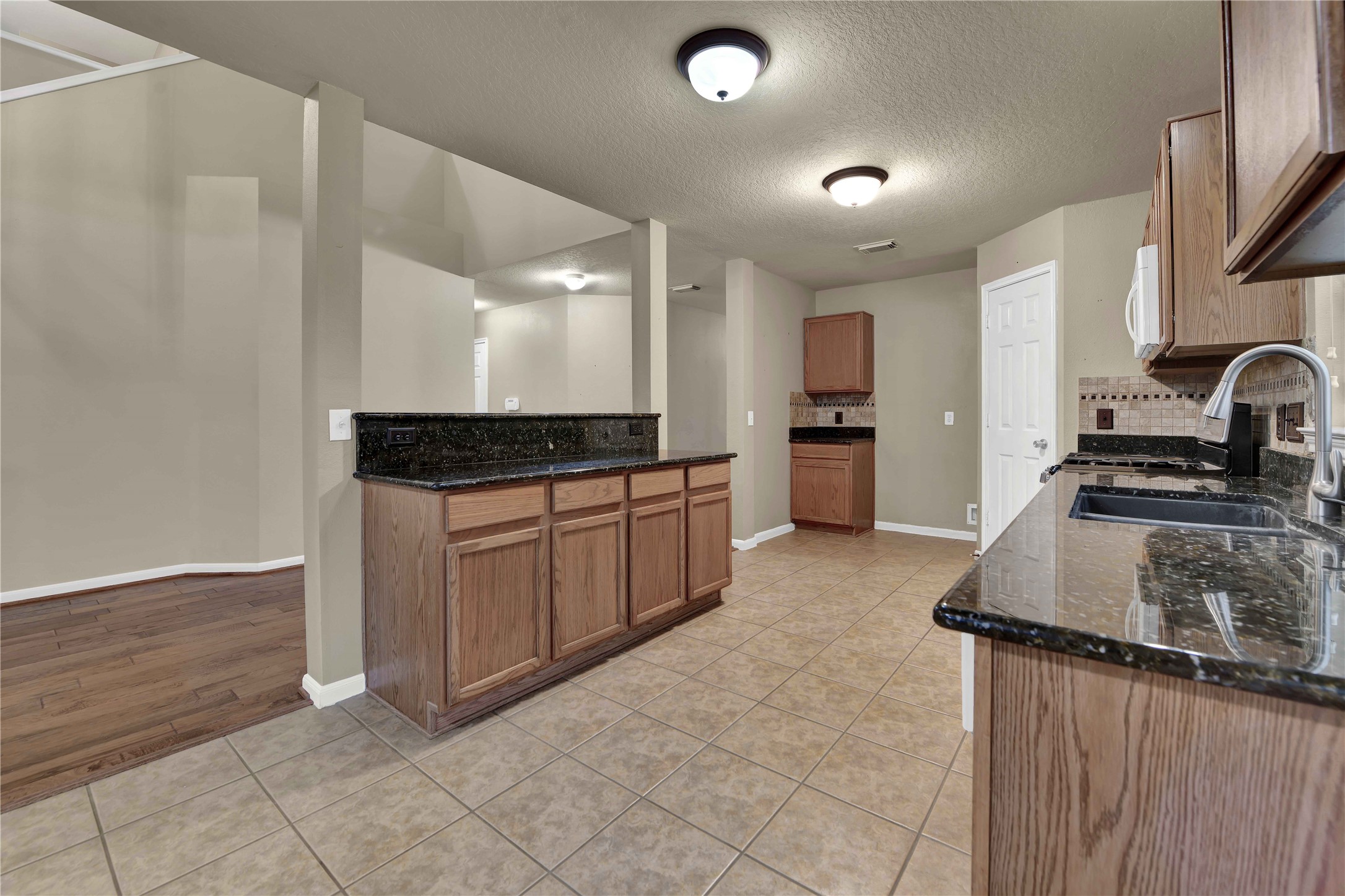 2706 Woodspring Forest Drive Property Photo 10