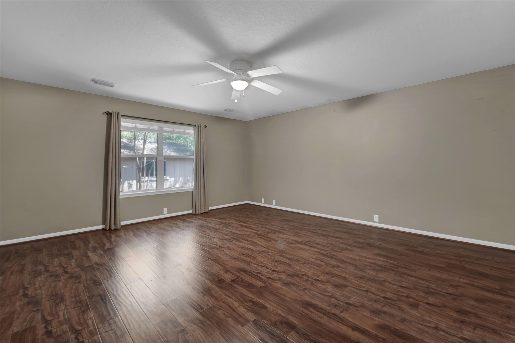 2706 Woodspring Forest Drive Property Photo 15