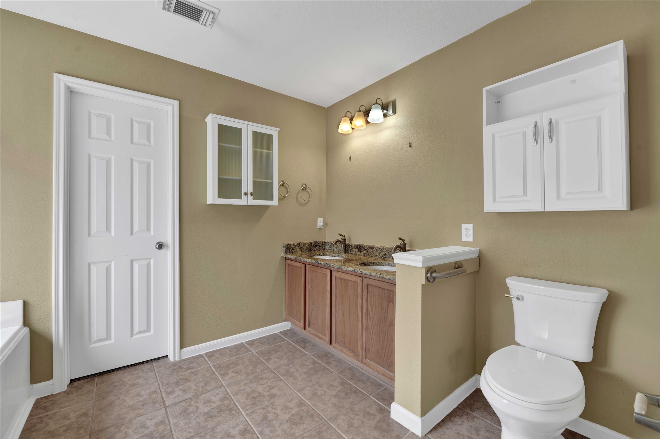 2706 Woodspring Forest Drive Property Photo 17