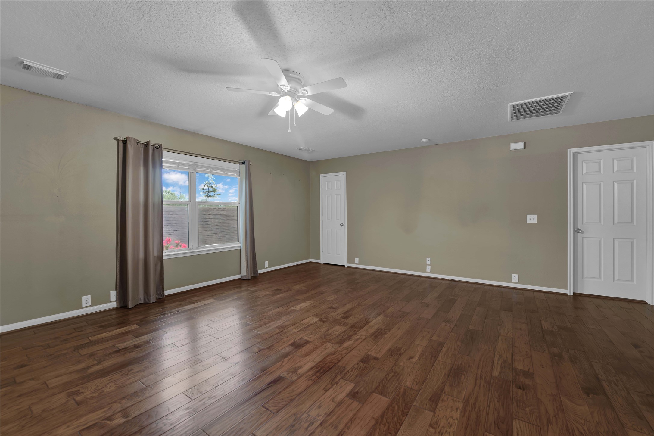 2706 Woodspring Forest Drive Property Photo 23