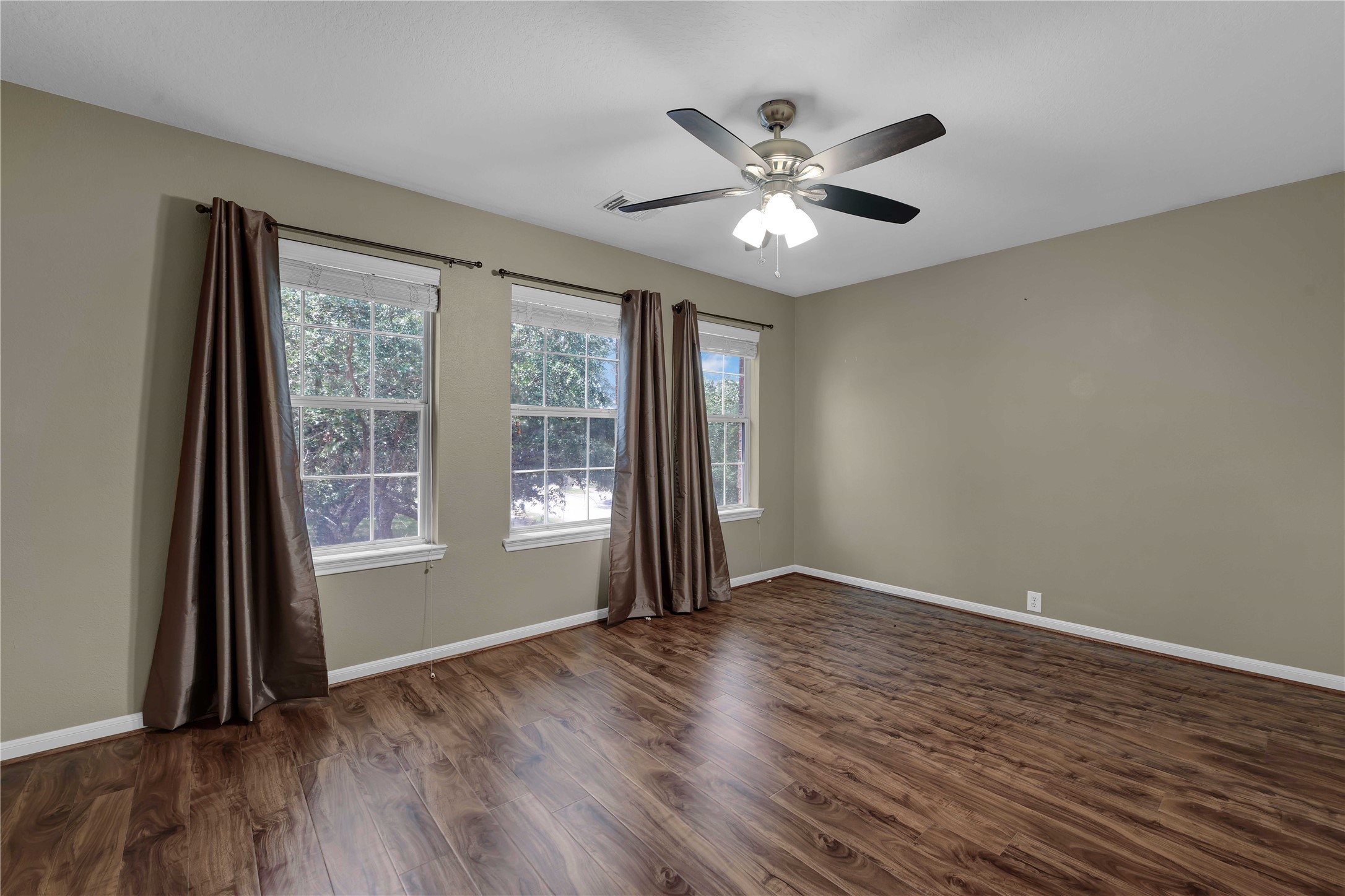 2706 Woodspring Forest Drive Property Photo 26