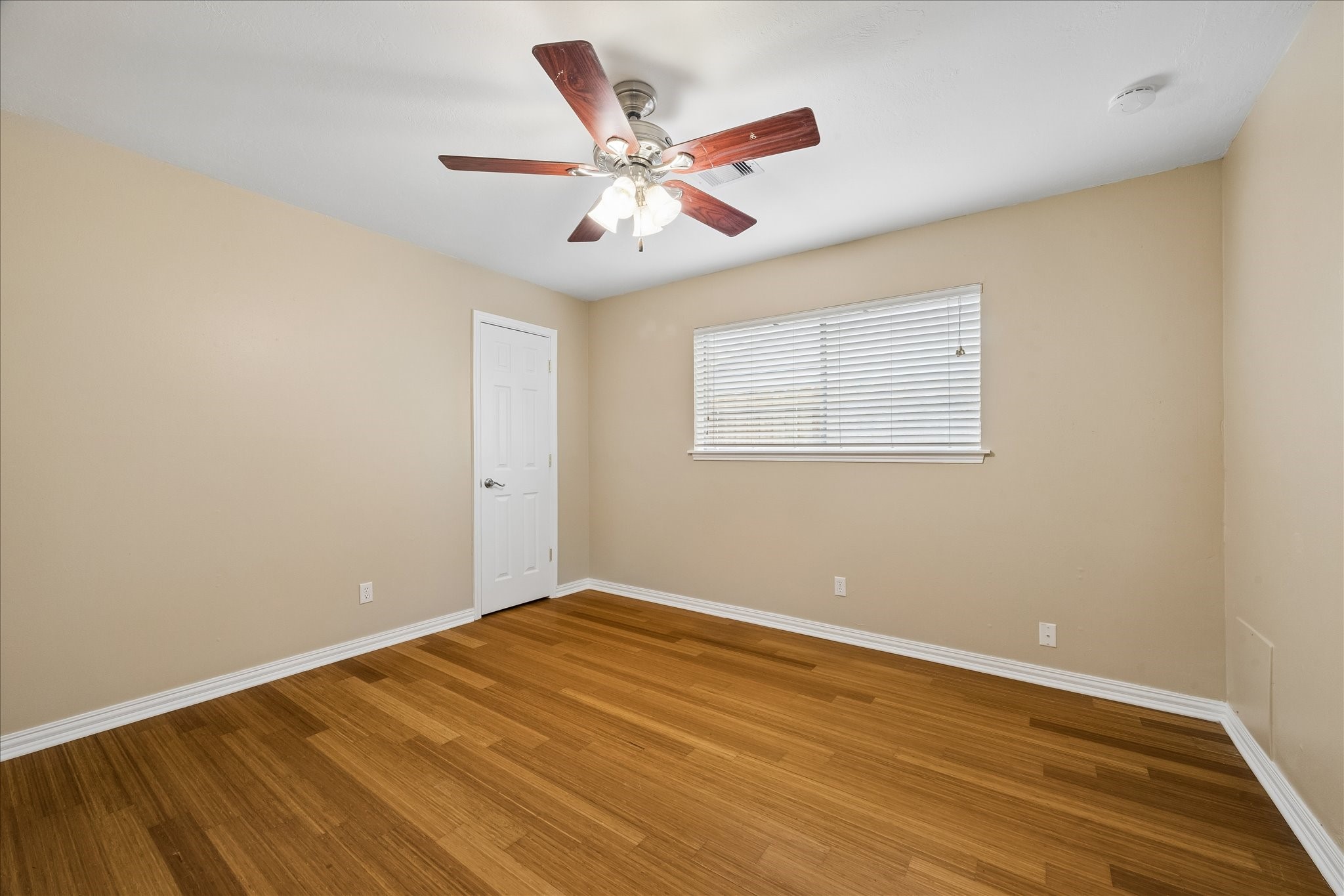 15710 Thunderbay Drive Property Photo 8