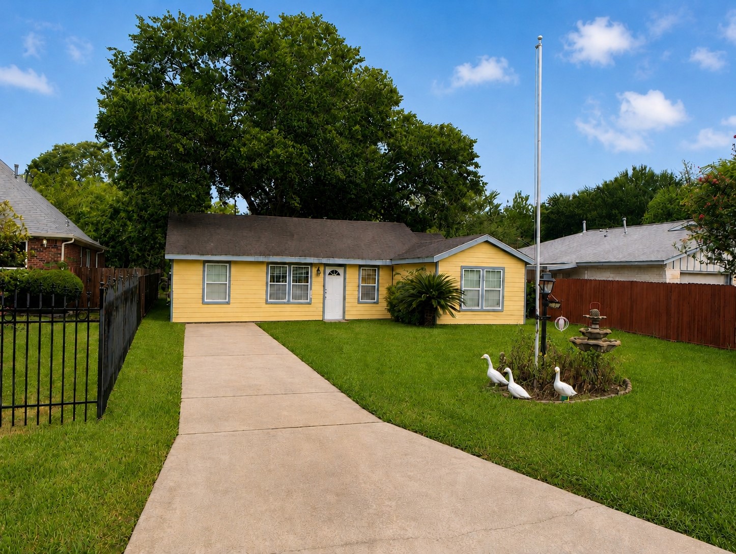 9218 Kerrwood Lane Property Photo 2