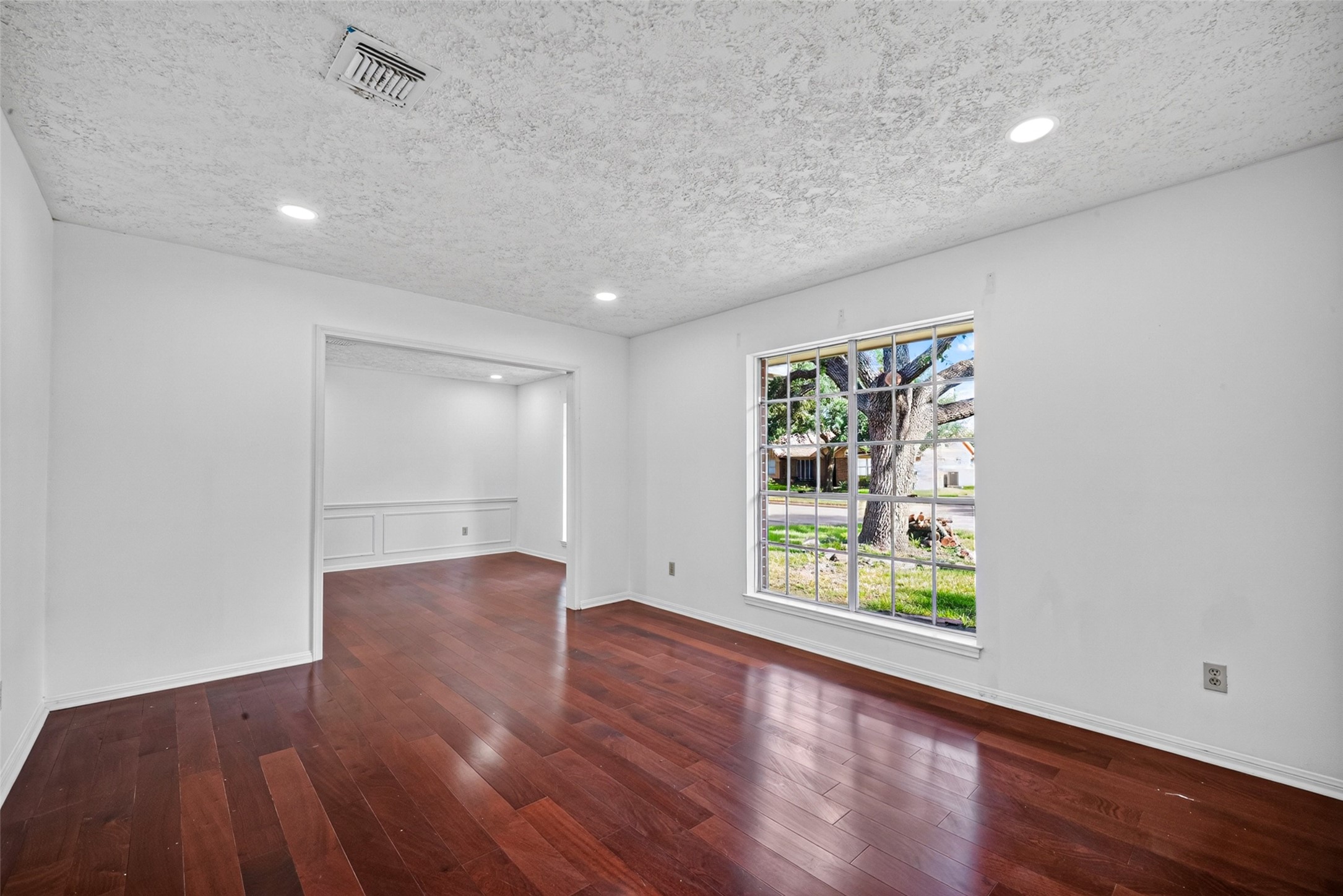 3910 Chile Drive Property Photo 6