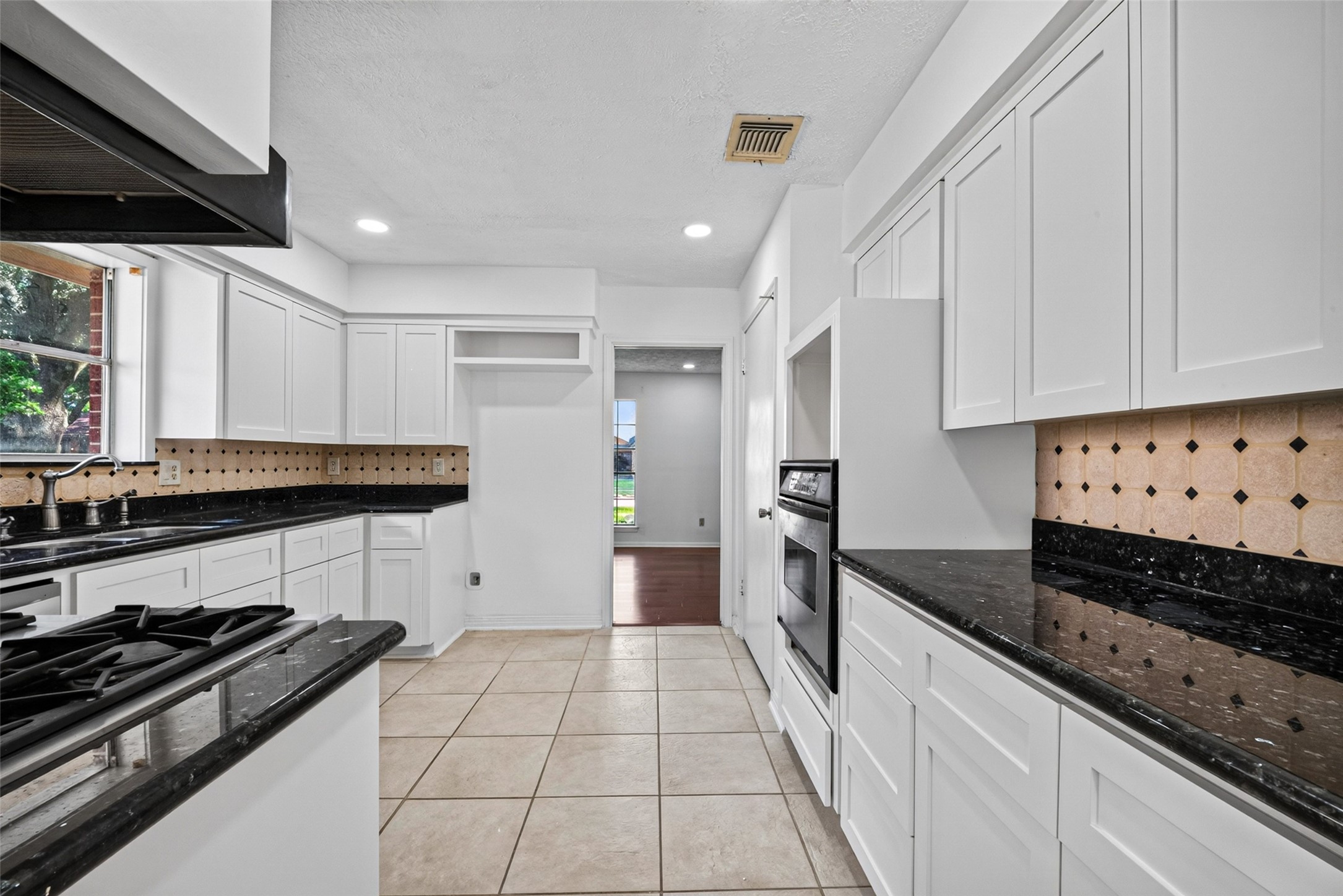 3910 Chile Drive Property Photo 12