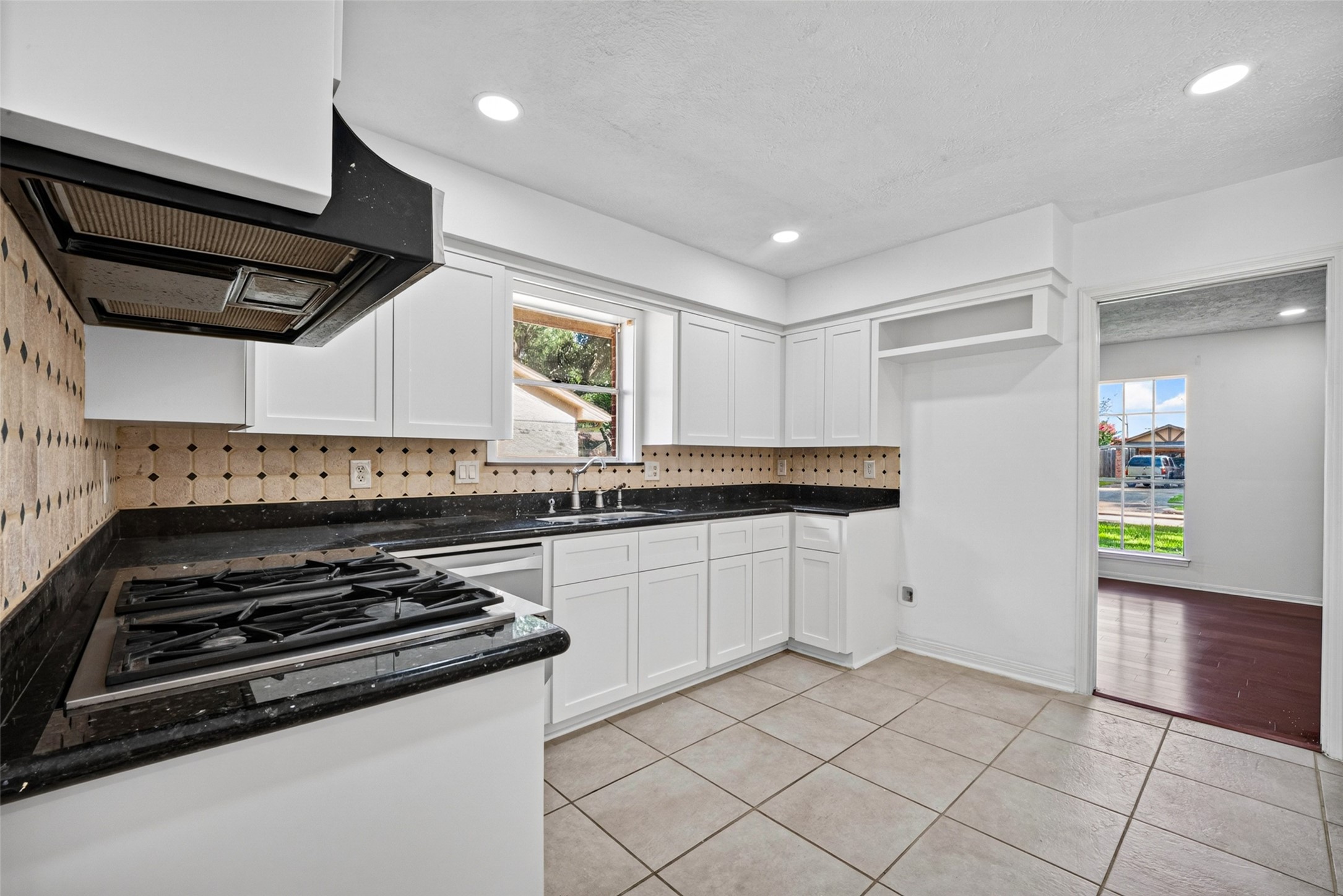 3910 Chile Drive Property Photo 14