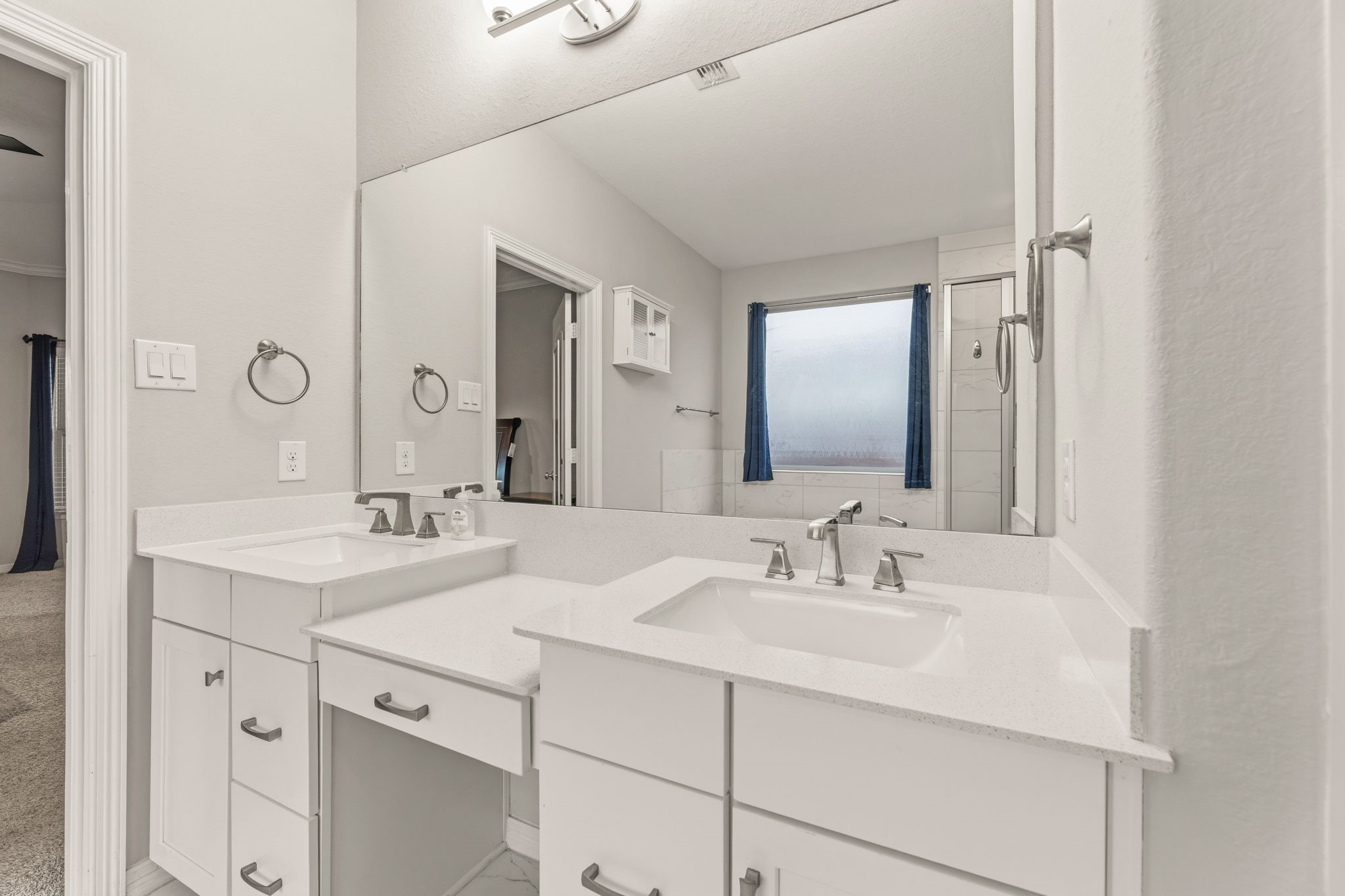 10806 Bouldin Creek Property Photo 15