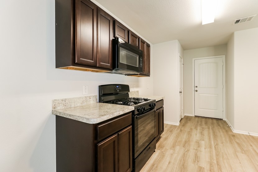 2743 Madison Court Property Photo 4