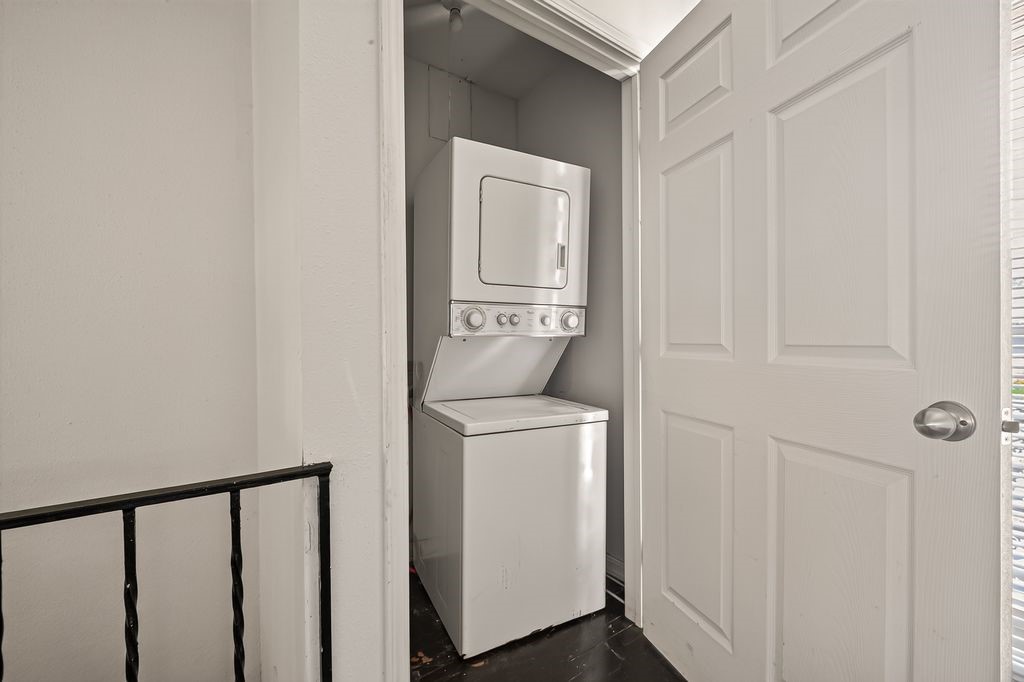 2420 Mcduffie Street 6 Property Photo 5