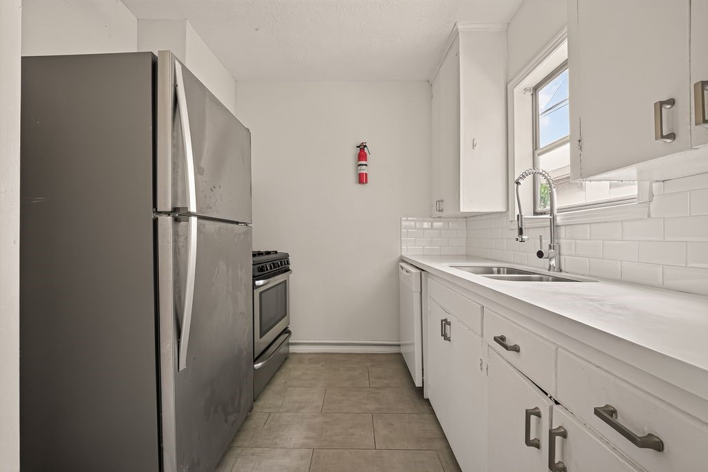 2420 Mcduffie Street 6 Property Photo 6