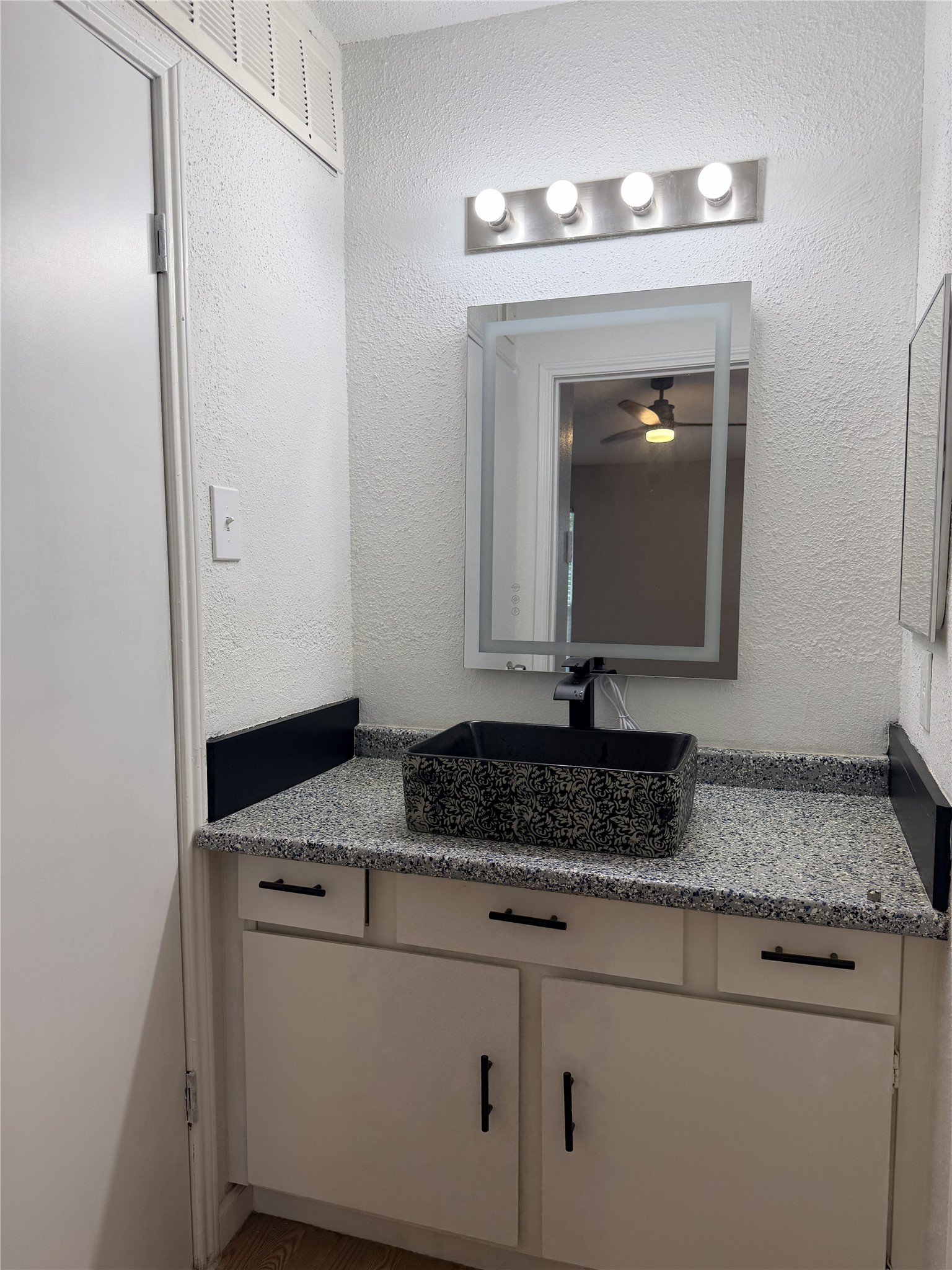 9550 Deering Drive 509 Property Photo 8
