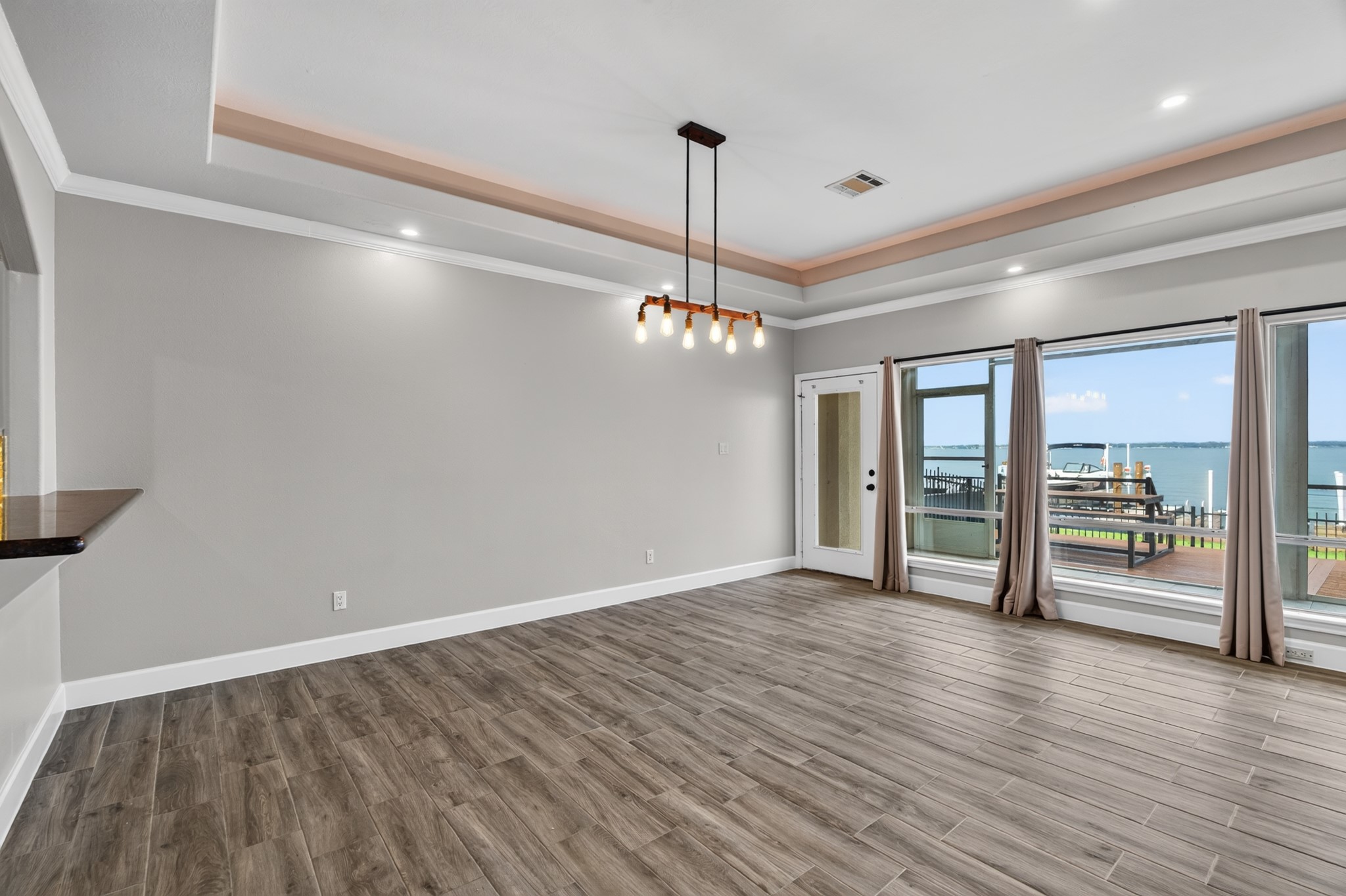 6 Regency Point Property Photo 14