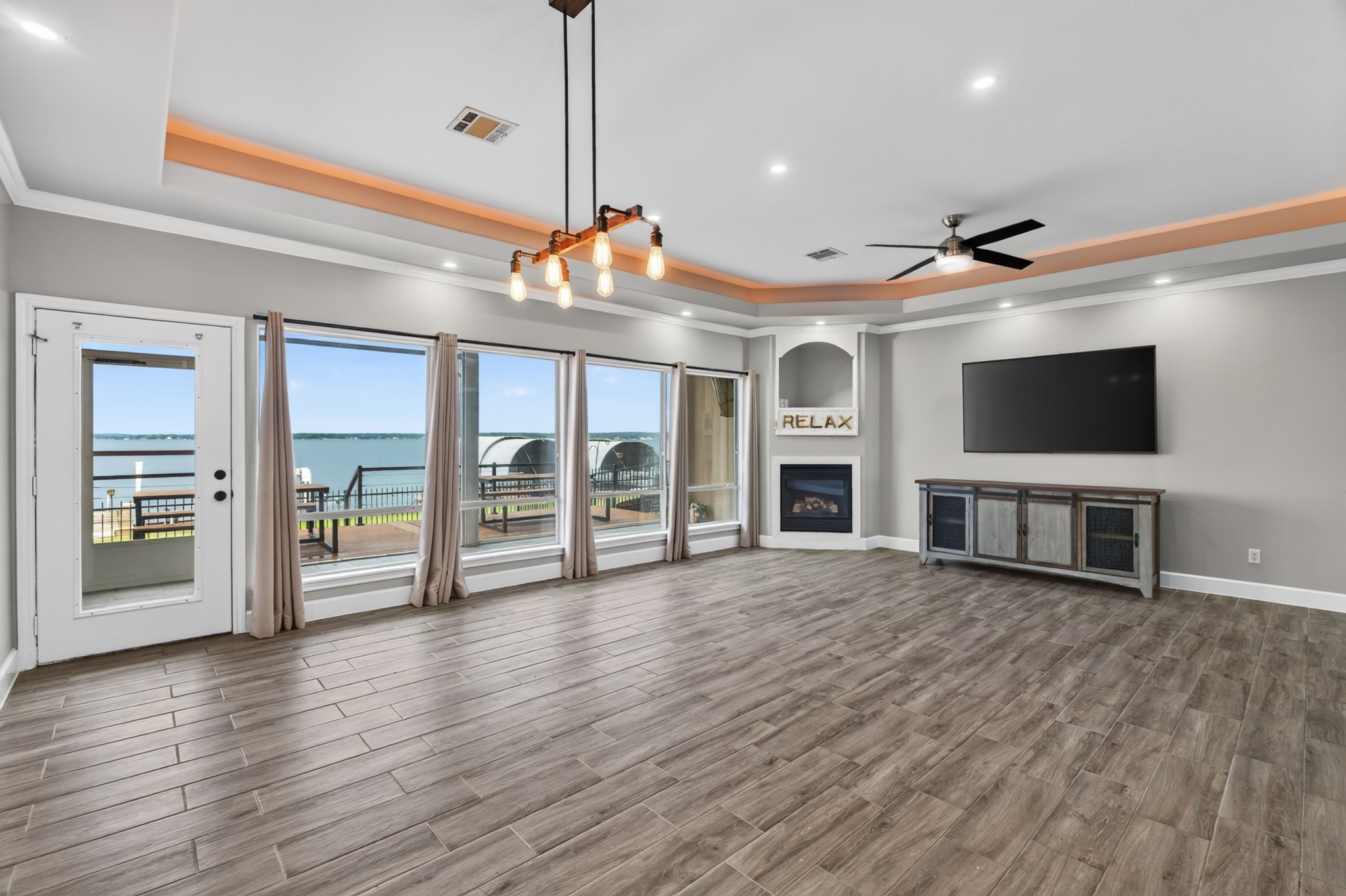 6 Regency Point Property Photo 17