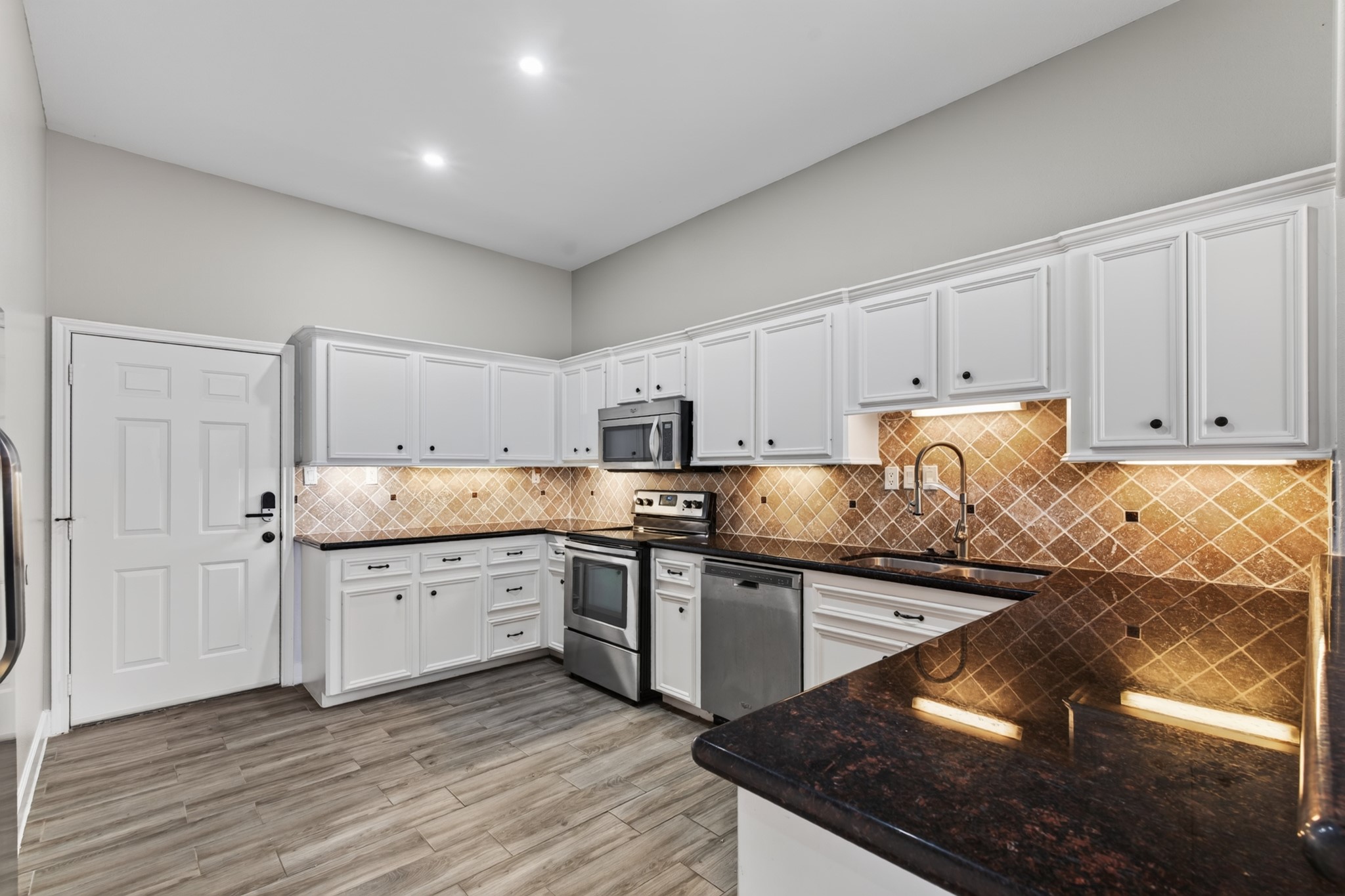 6 Regency Point Property Photo 21