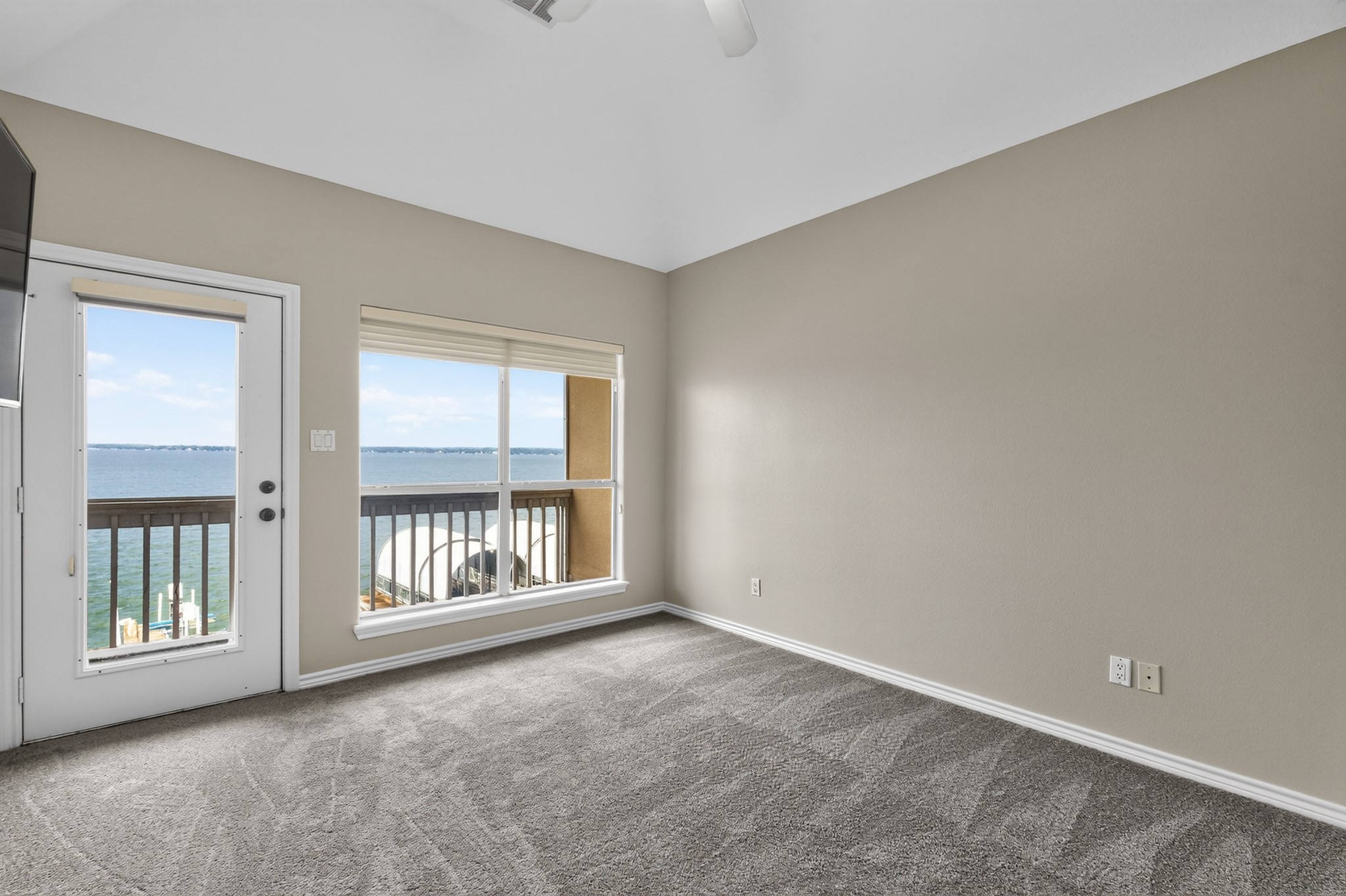 6 Regency Point Property Photo 35
