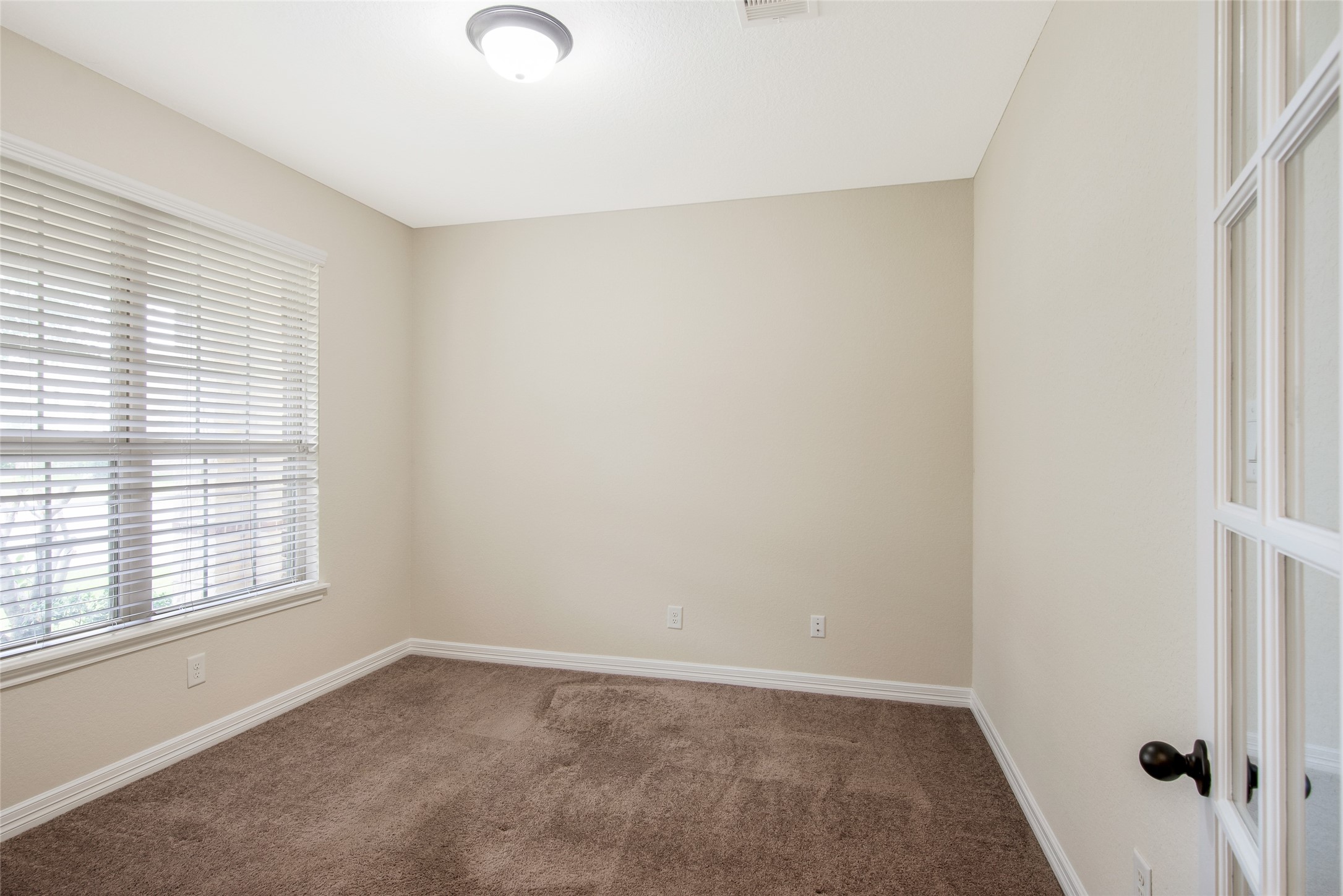 10823 Paula Bluff Lane Property Photo 8
