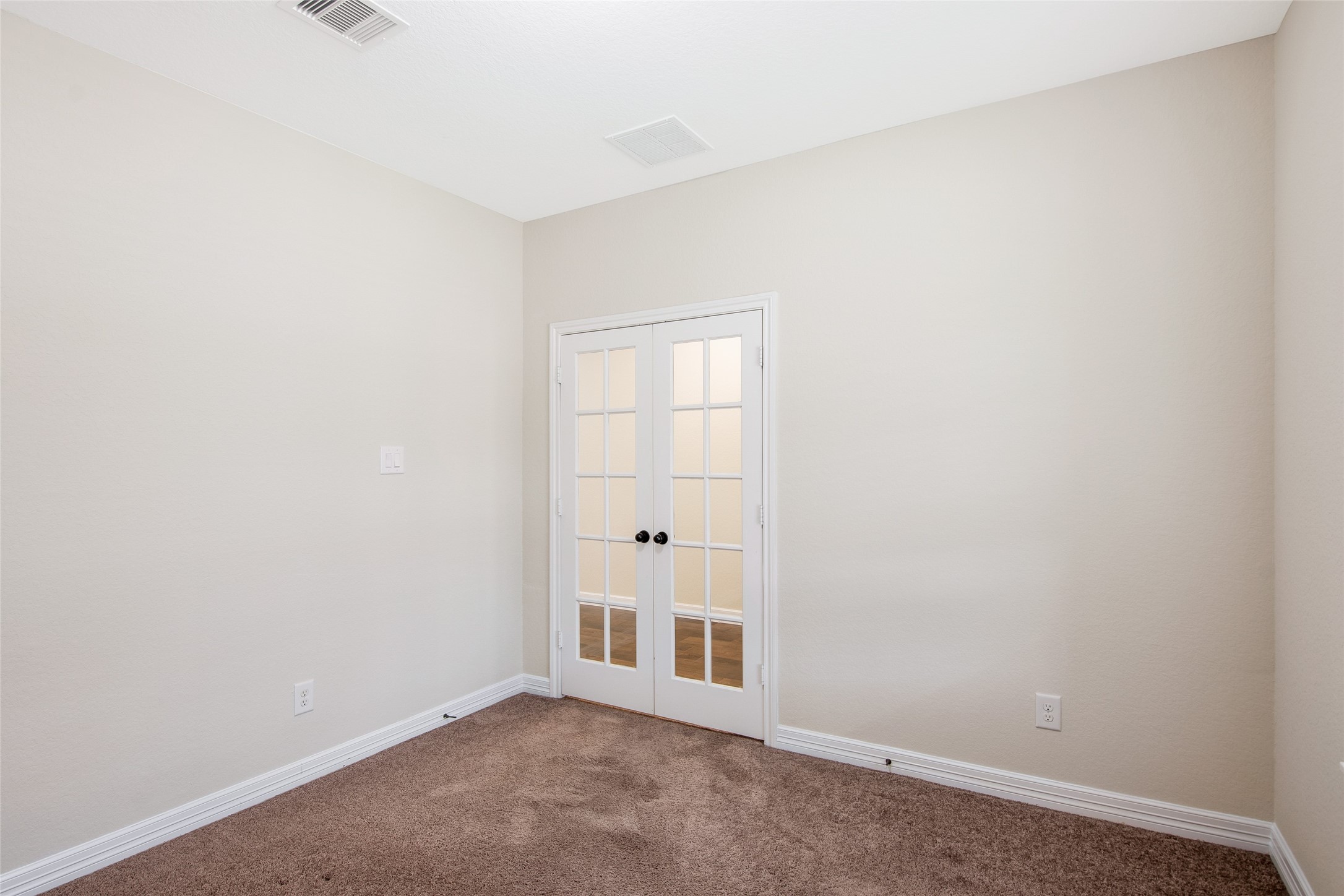 10823 Paula Bluff Lane Property Photo 9