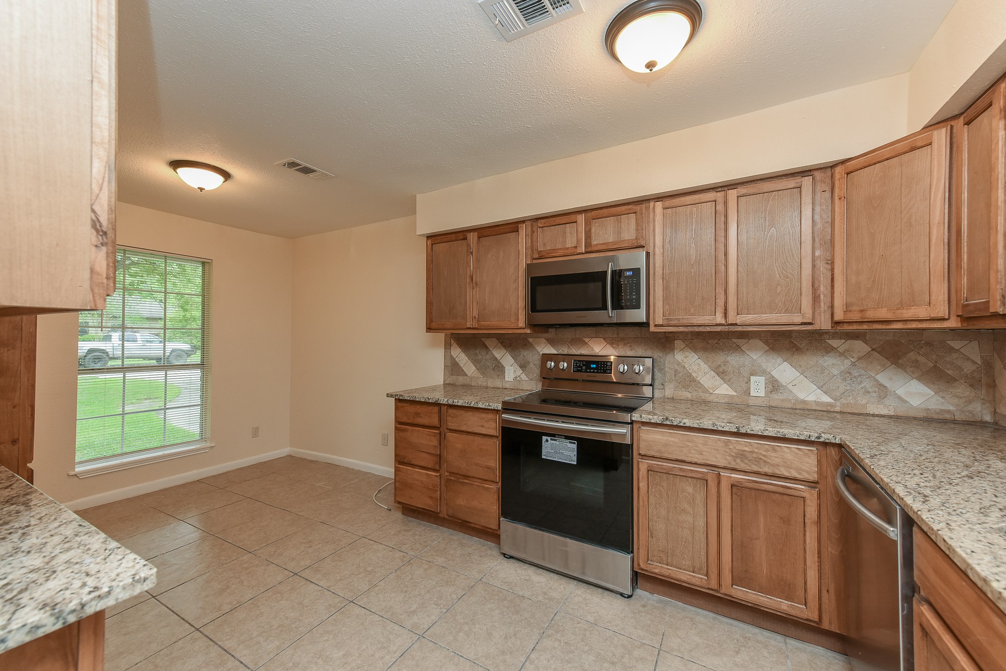 18610 Anne Drive Property Photo 5
