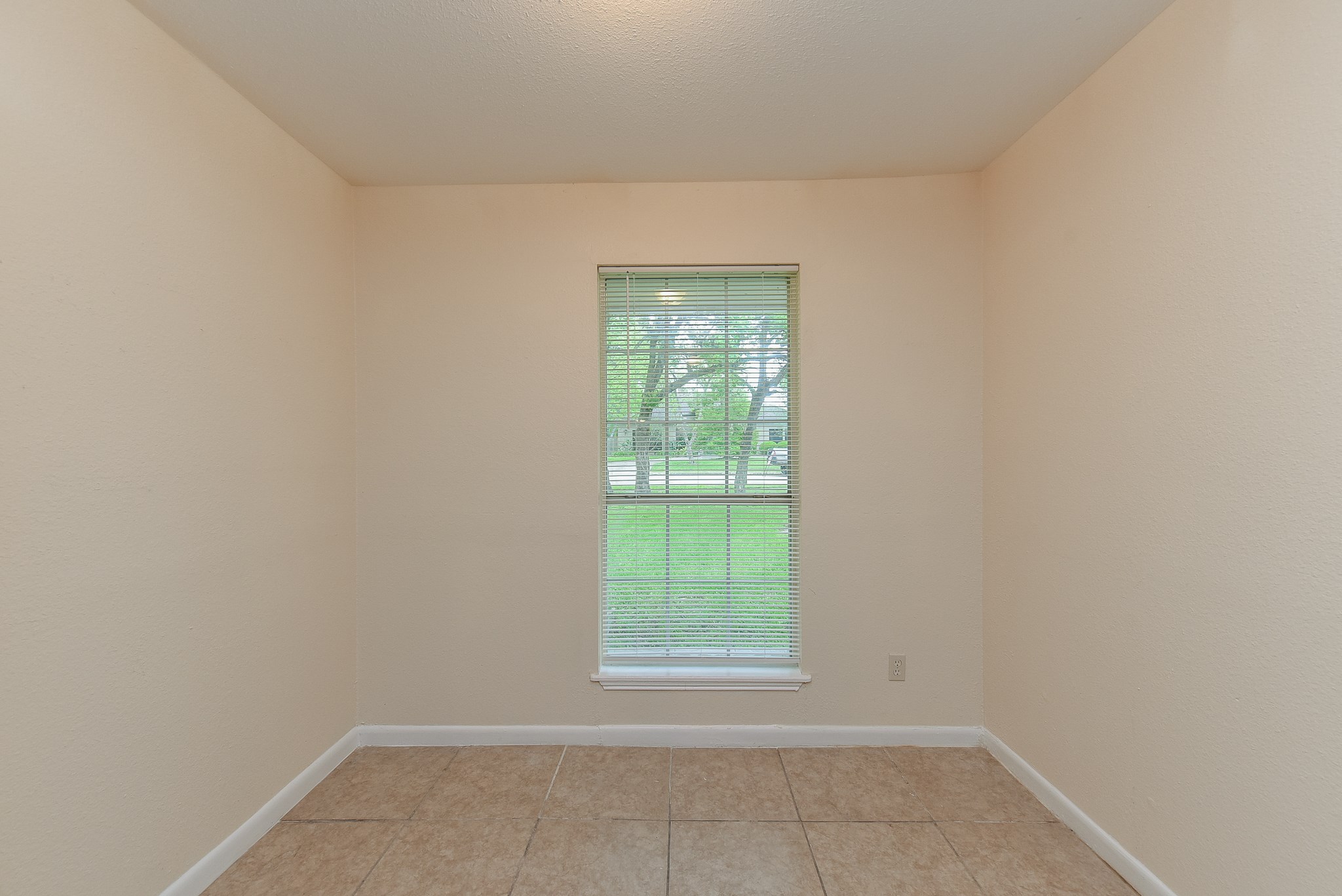 18610 Anne Drive Property Photo 6