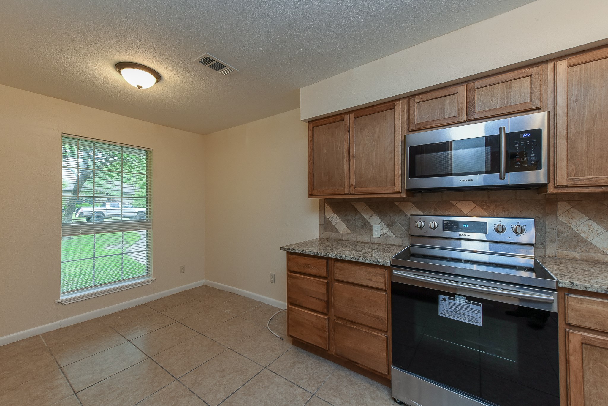 18610 Anne Drive Property Photo 10