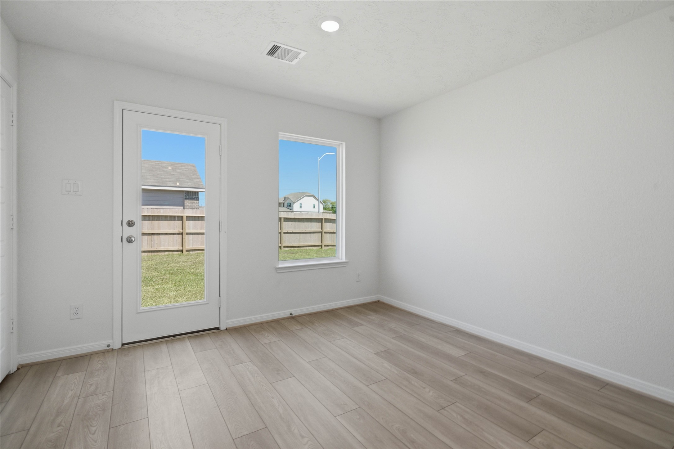 1519 Valley Creek Drive Property Photo 11