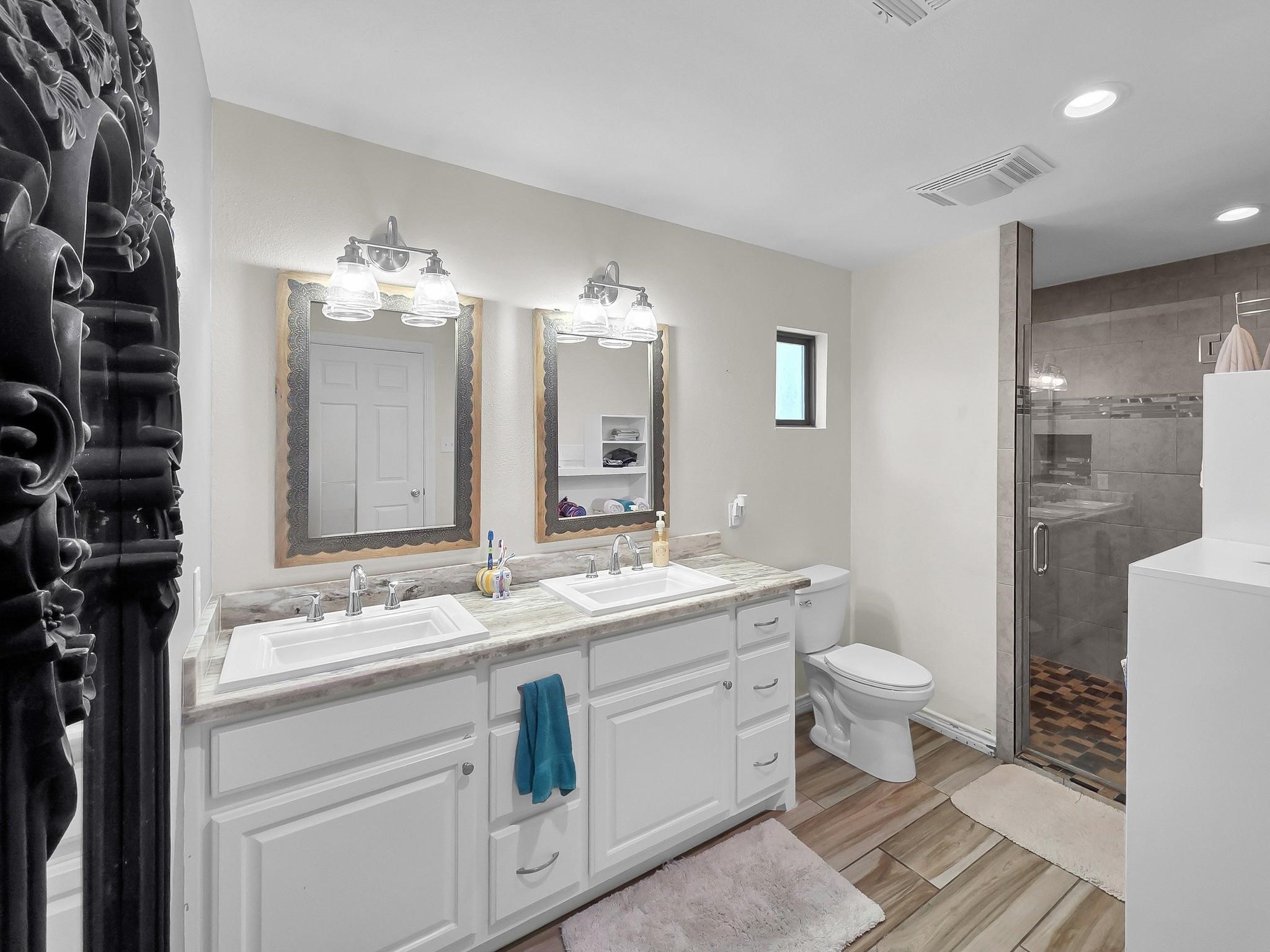 1255 E Pineshadows Drive Property Photo 17
