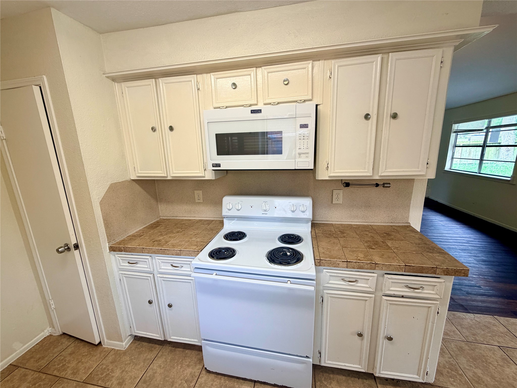 15811 Nutcracker Court Property Photo 5