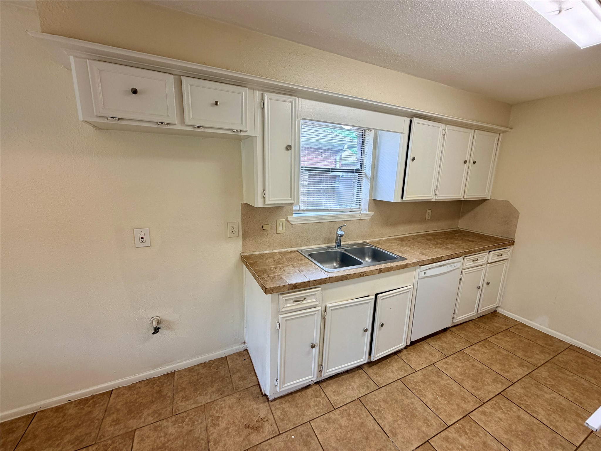 15811 Nutcracker Court Property Photo 6