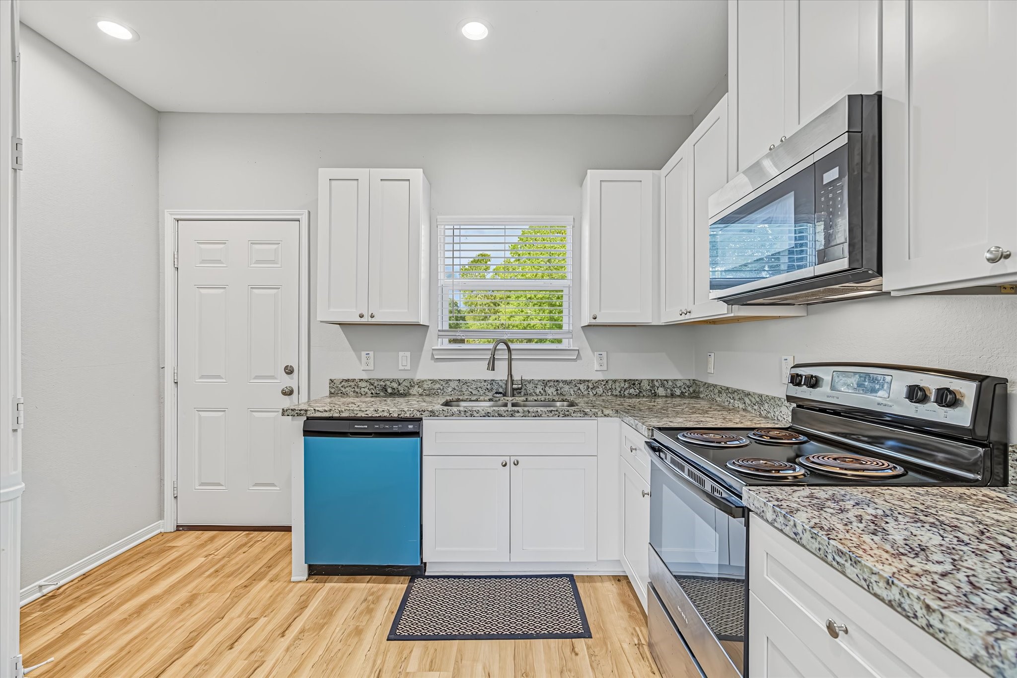 1318 Stowell Street Property Photo 19